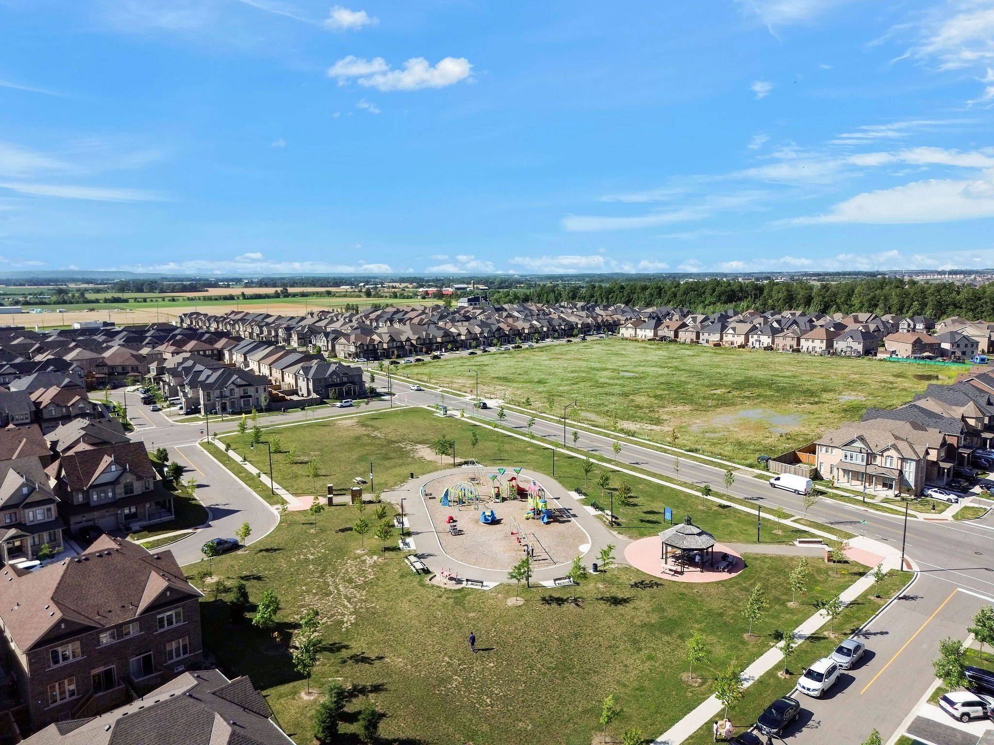 Brampton, ON L7A 5A7,16 Emerald Coast TRL