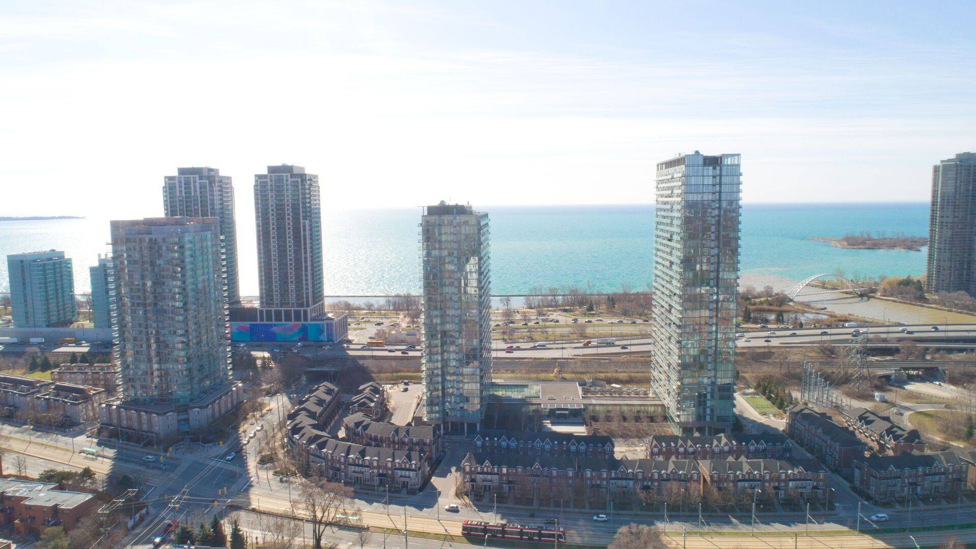 Toronto W01, ON M6S 5B5,105 The Queensway AVE #415