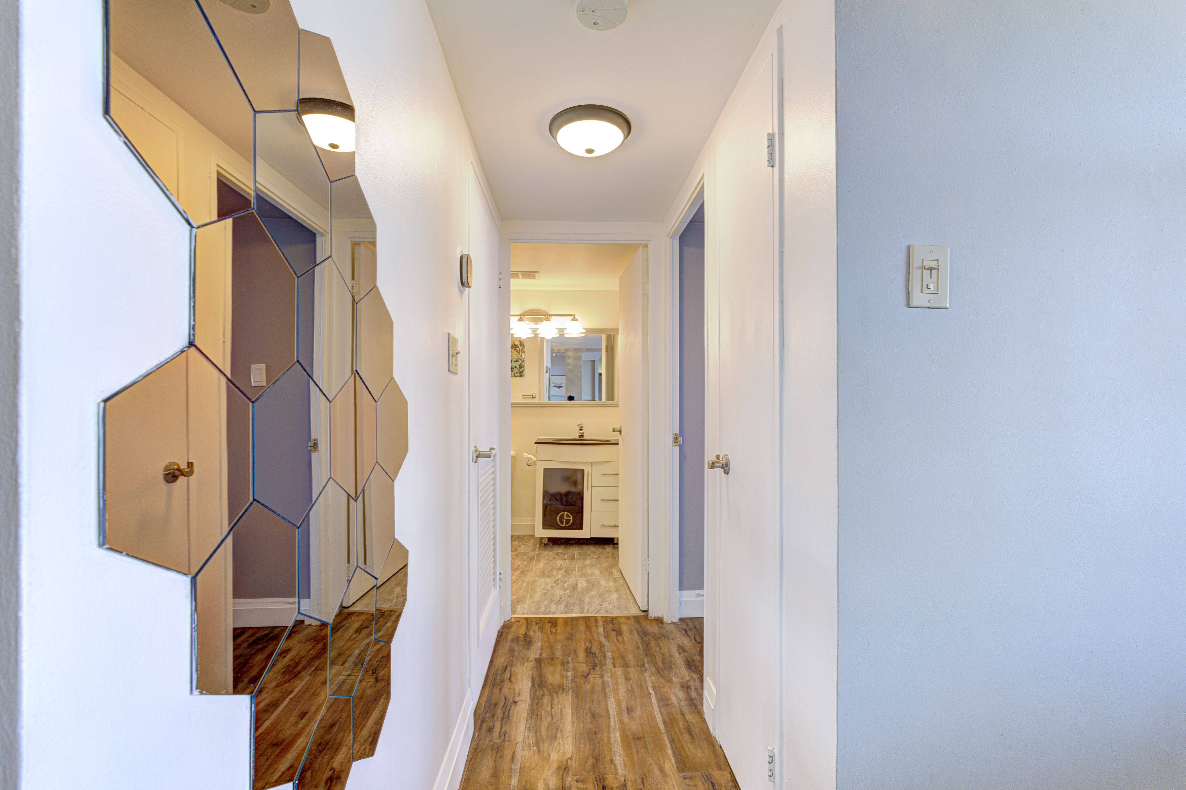 Mississauga, ON L4Y 3T6,1333 Bloor ST #708
