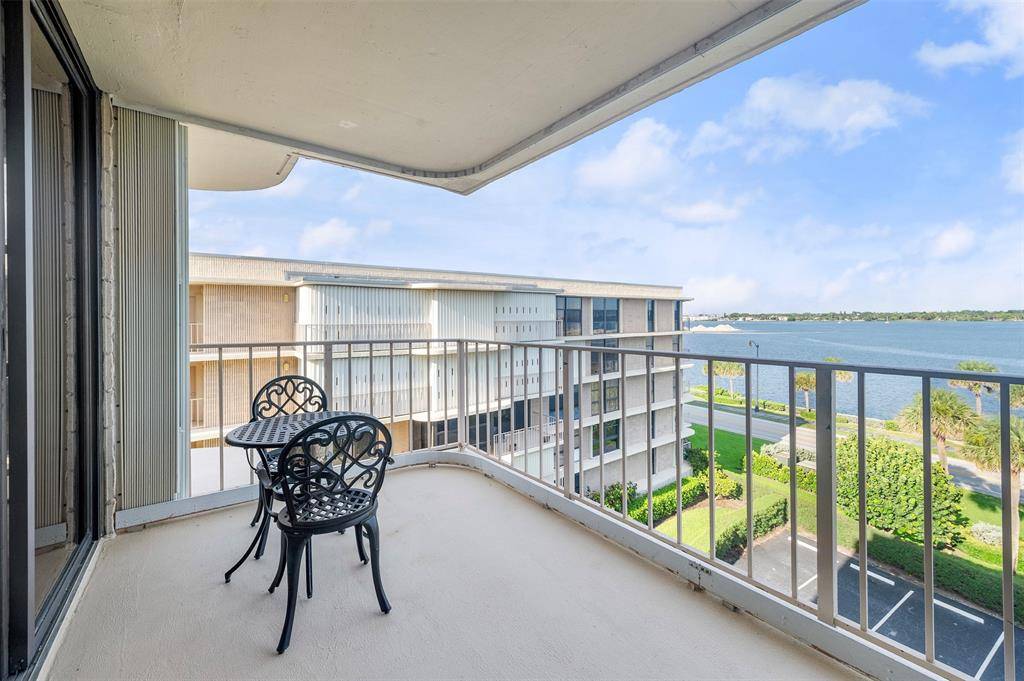 Palm Beach, FL 33480,3200 S Ocean #D504