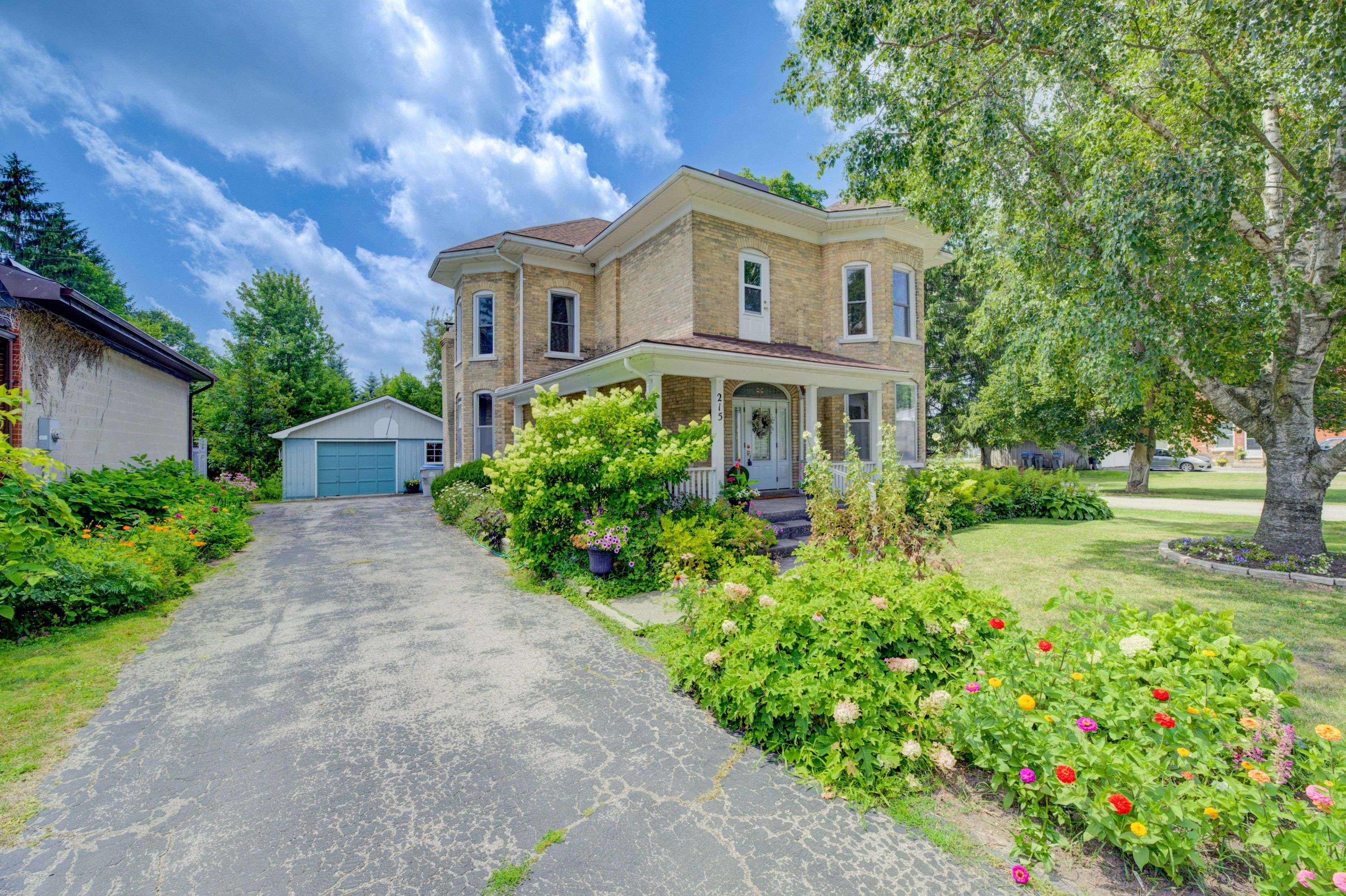 Perth South, ON N0K 1X0,215 Huron RD