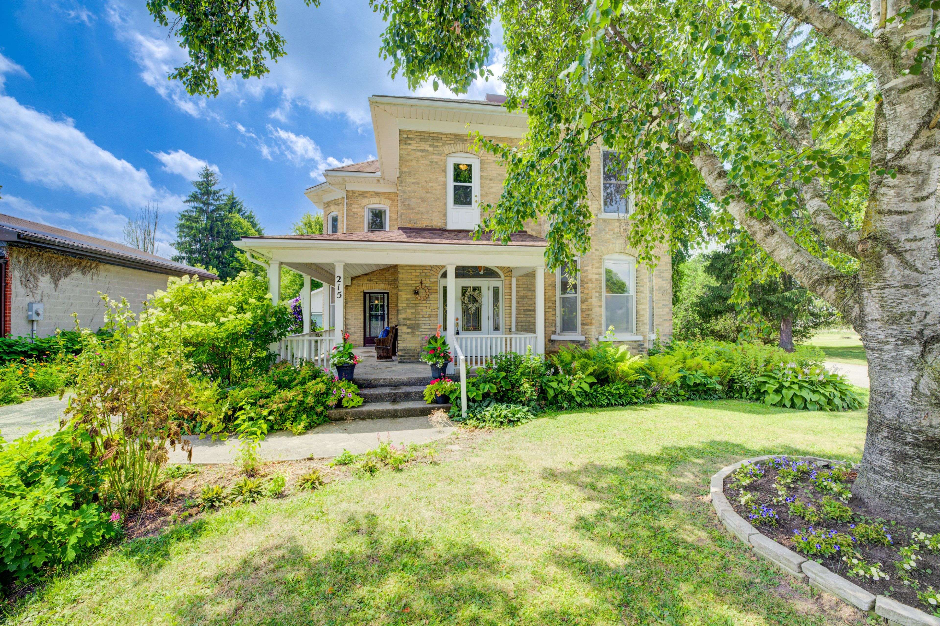 Perth South, ON N0K 1X0,215 Huron RD