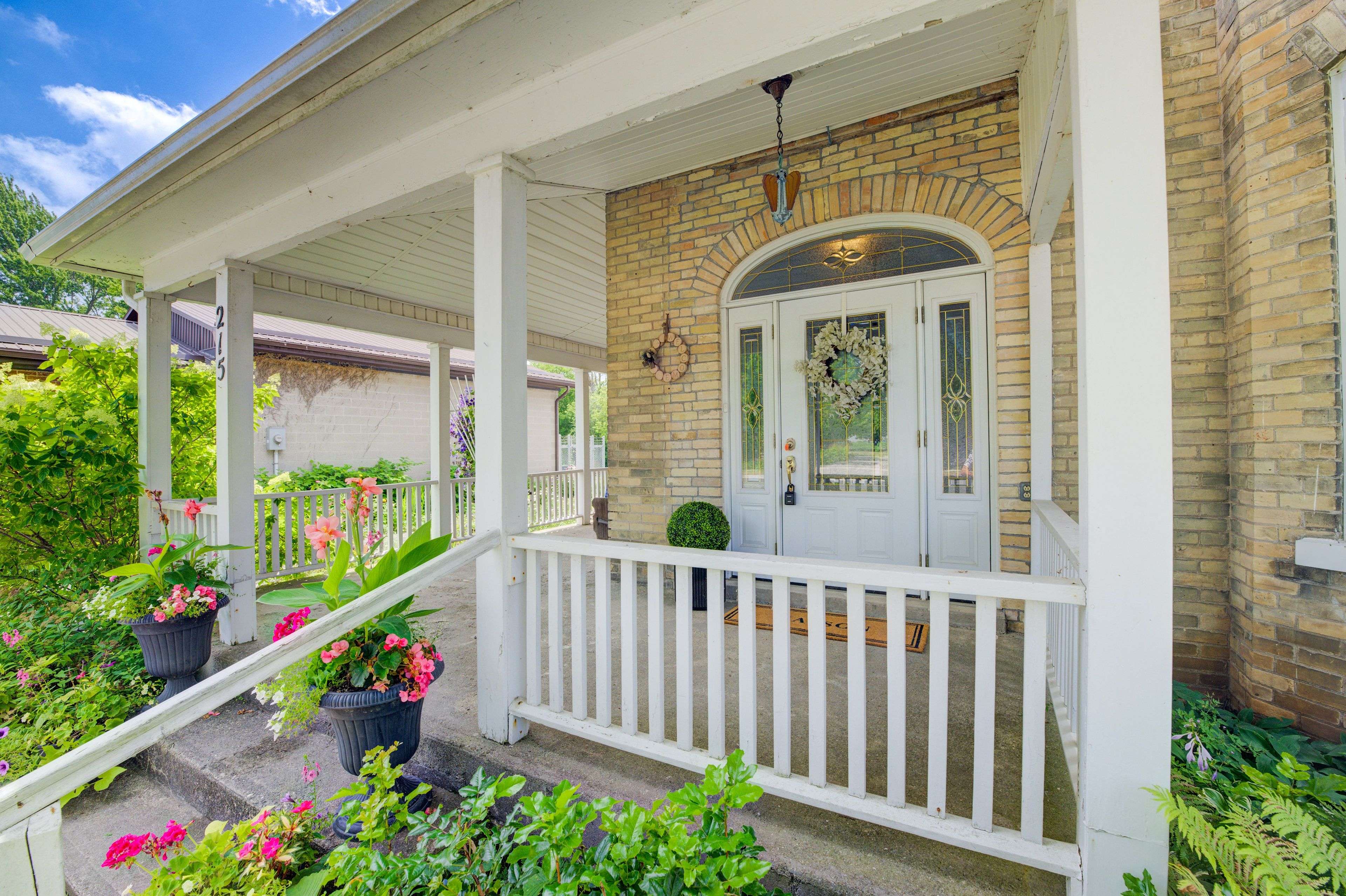 Perth South, ON N0K 1X0,215 Huron RD