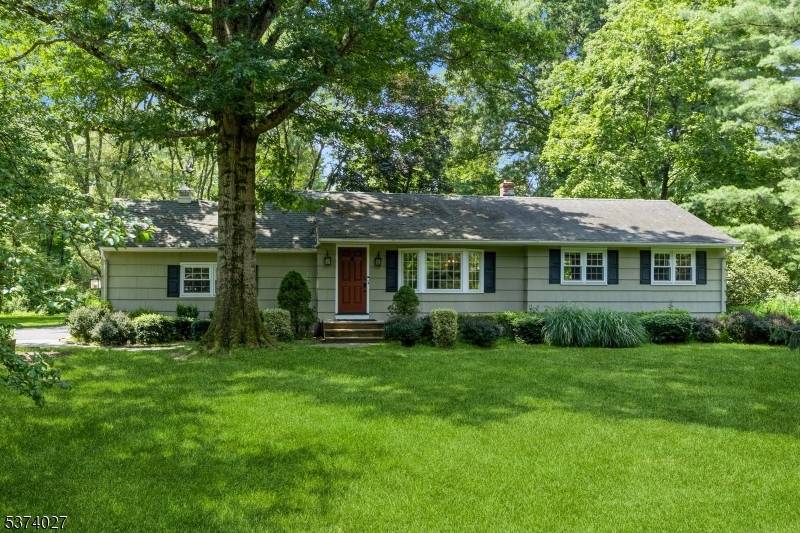 Bernards Twp., NJ 07920,24 Briar Ln