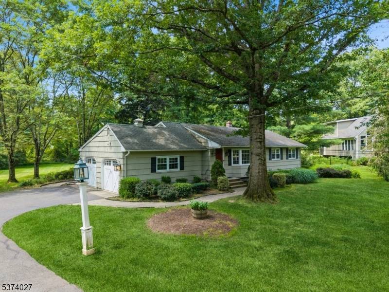 Bernards Twp., NJ 07920,24 Briar Ln