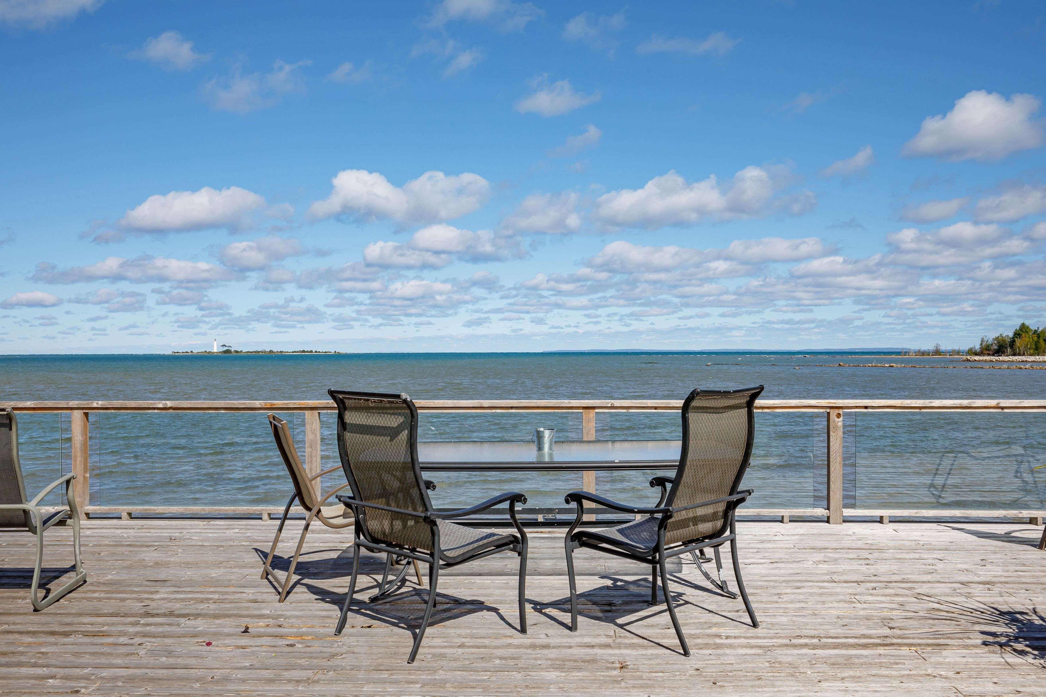 Collingwood, ON L9Y 5C8,51 Lighthouse LN W