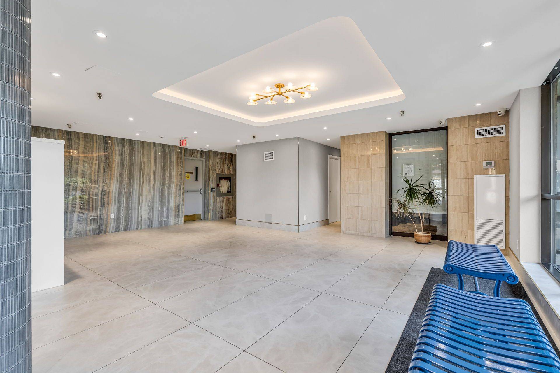 Toronto W06, ON M8W 4Y3,3845 Lake Shore BLVD W #710
