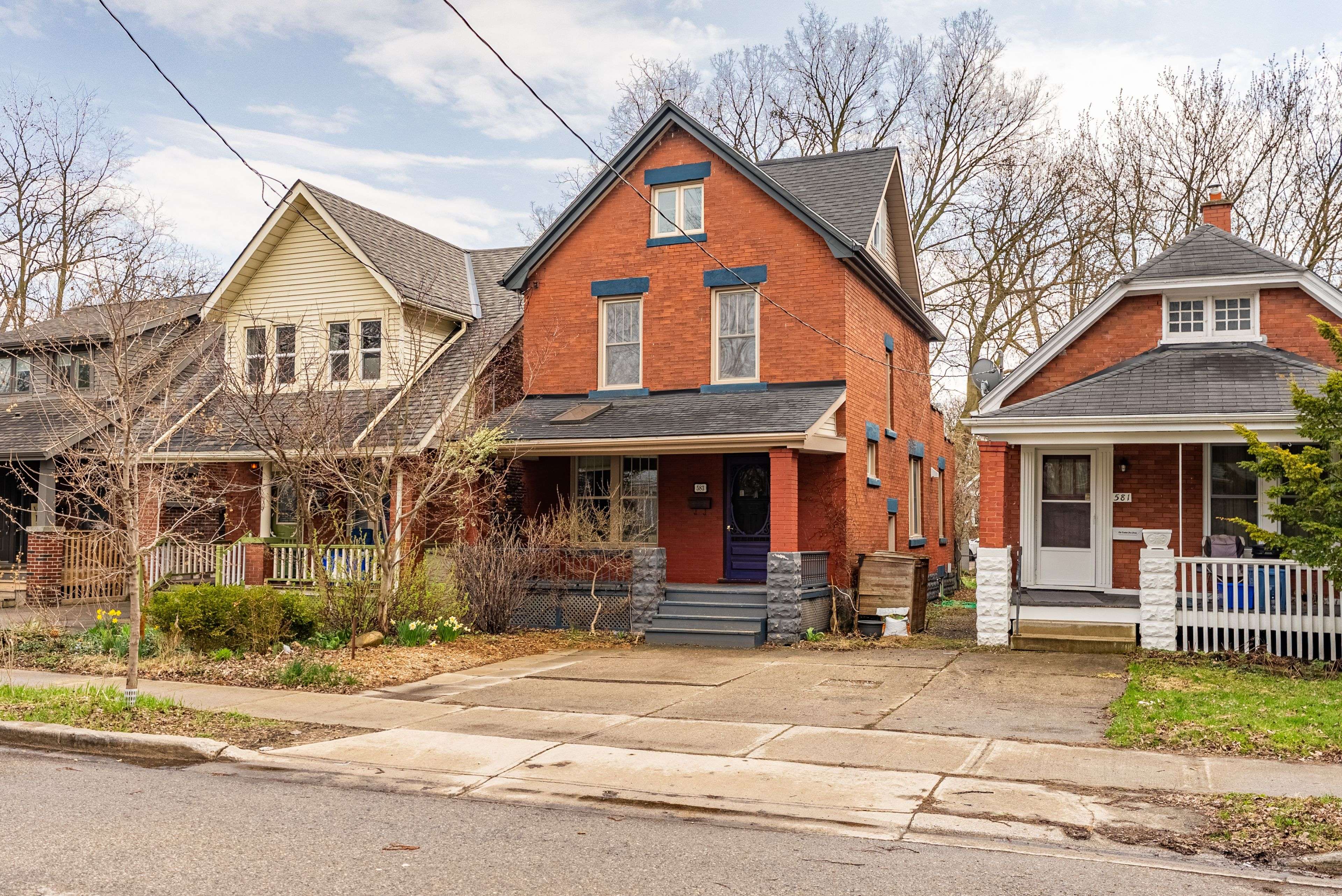 London East, ON N6B 2C7,583 ROSEDALE ST