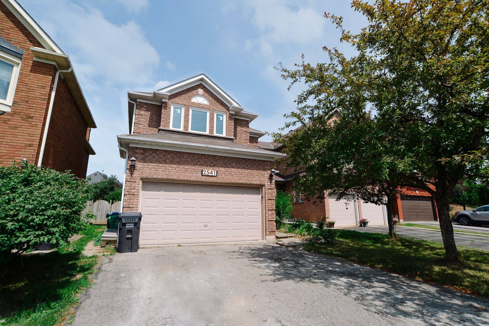 Mississauga, ON L5M 5L2,2541 Scarth CT