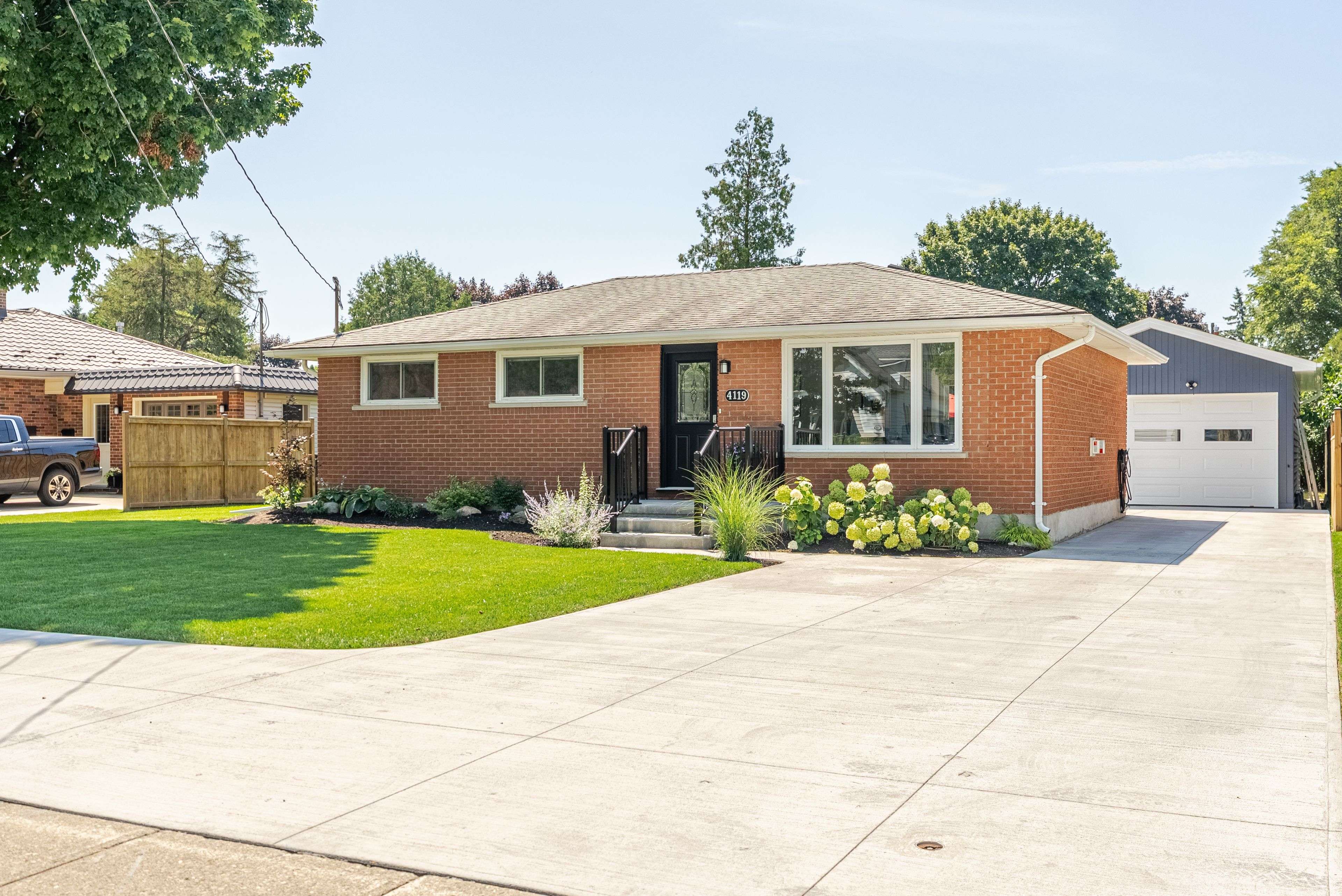 Thames Centre, ON N0L 1G2,4119 Hamilton RD