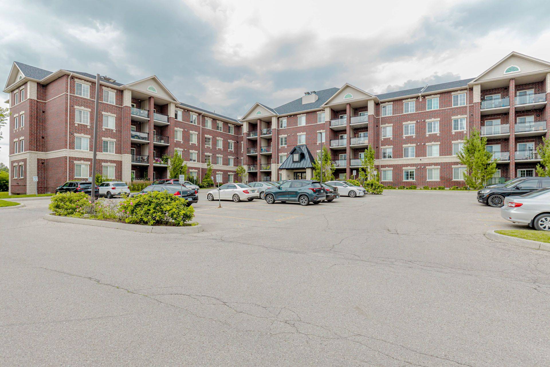 Guelph, ON N1L 1C8,1440 Gordon ST #419