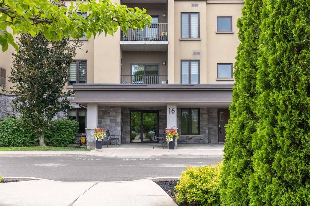 Thorold, ON L2V 2Y2,16 Sullivan AVE #101