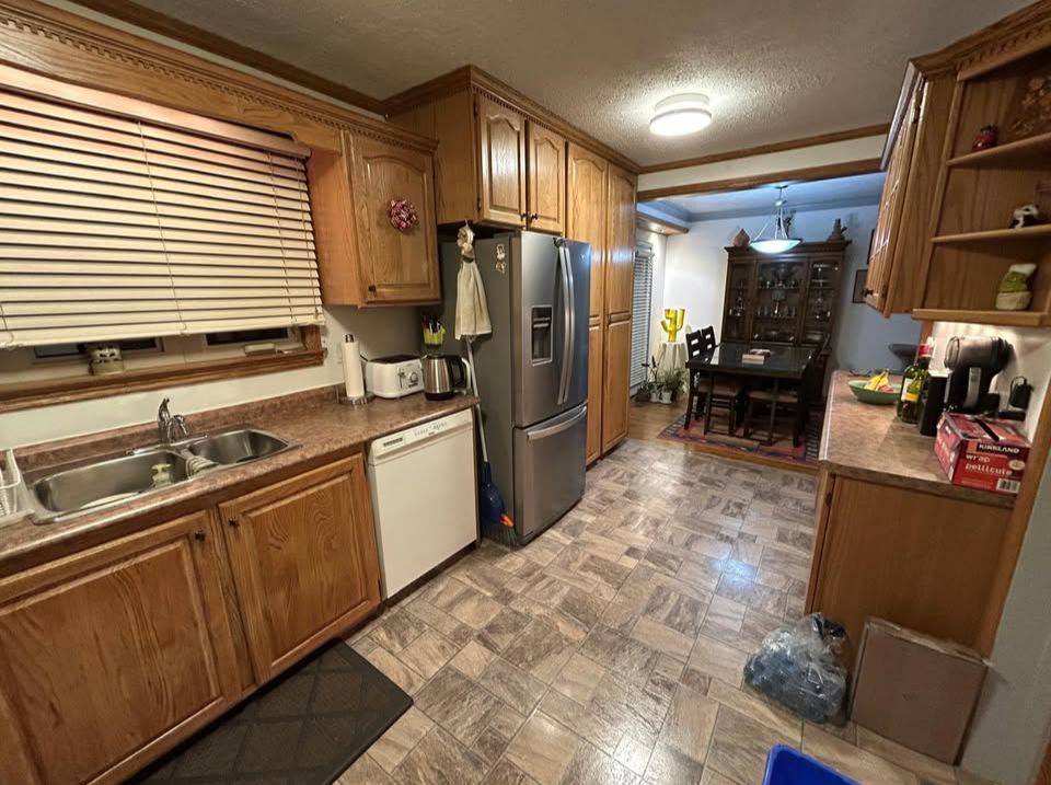 Oshawa, ON L1H 7C3,342 Viewmount ST #MAIN