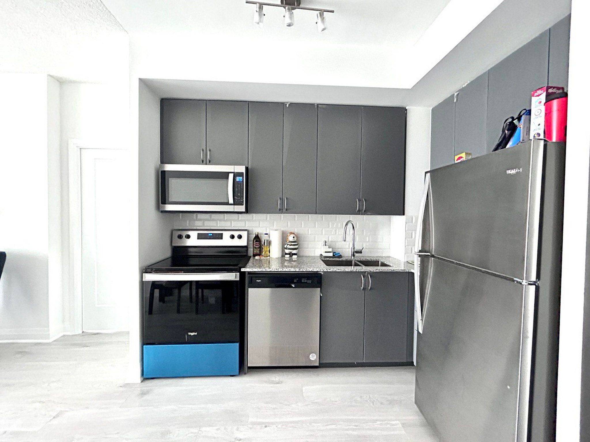 Toronto E05, ON M1T 0B7,3220 Sheppard AVE E #618