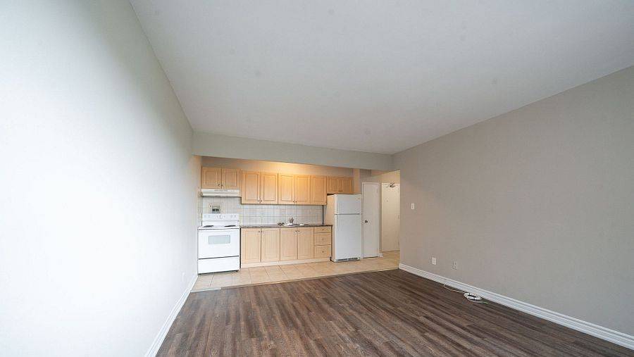 Hamilton, ON L8H 4A6,468 Ottawa ST #725B