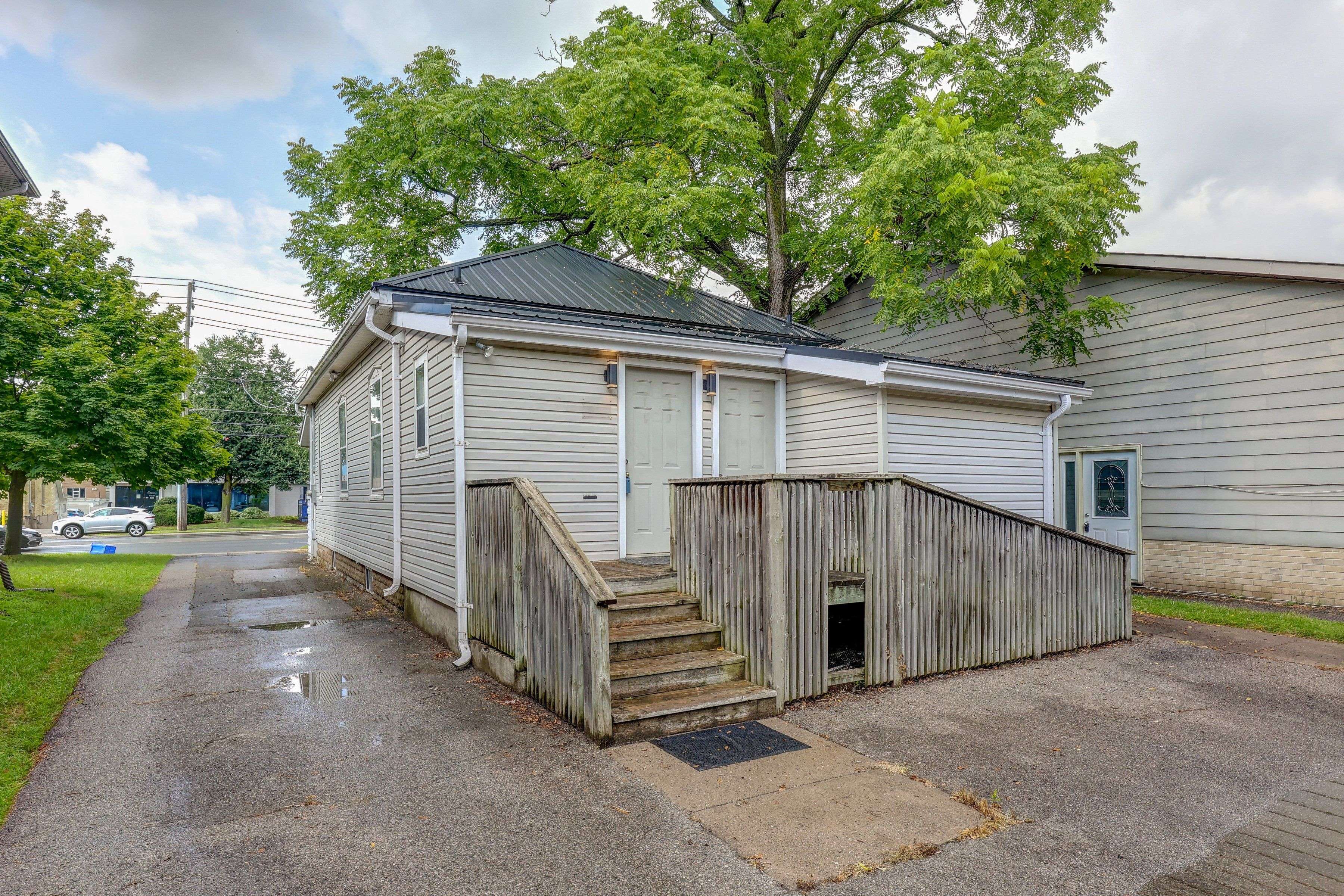 London East, ON N6A 1V6,351 Oxford ST E