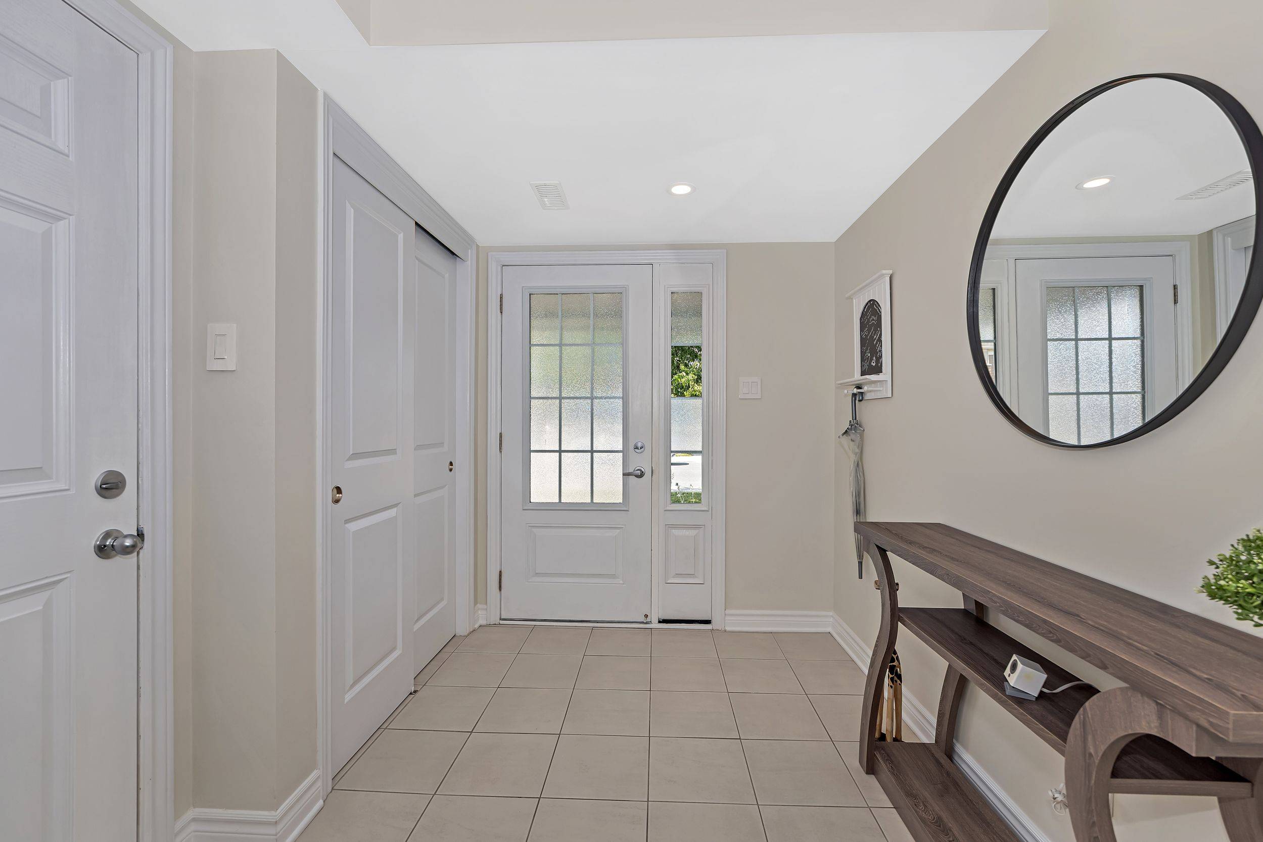 Barrhaven, ON K2J 6G6,887 Kilbirnie DR