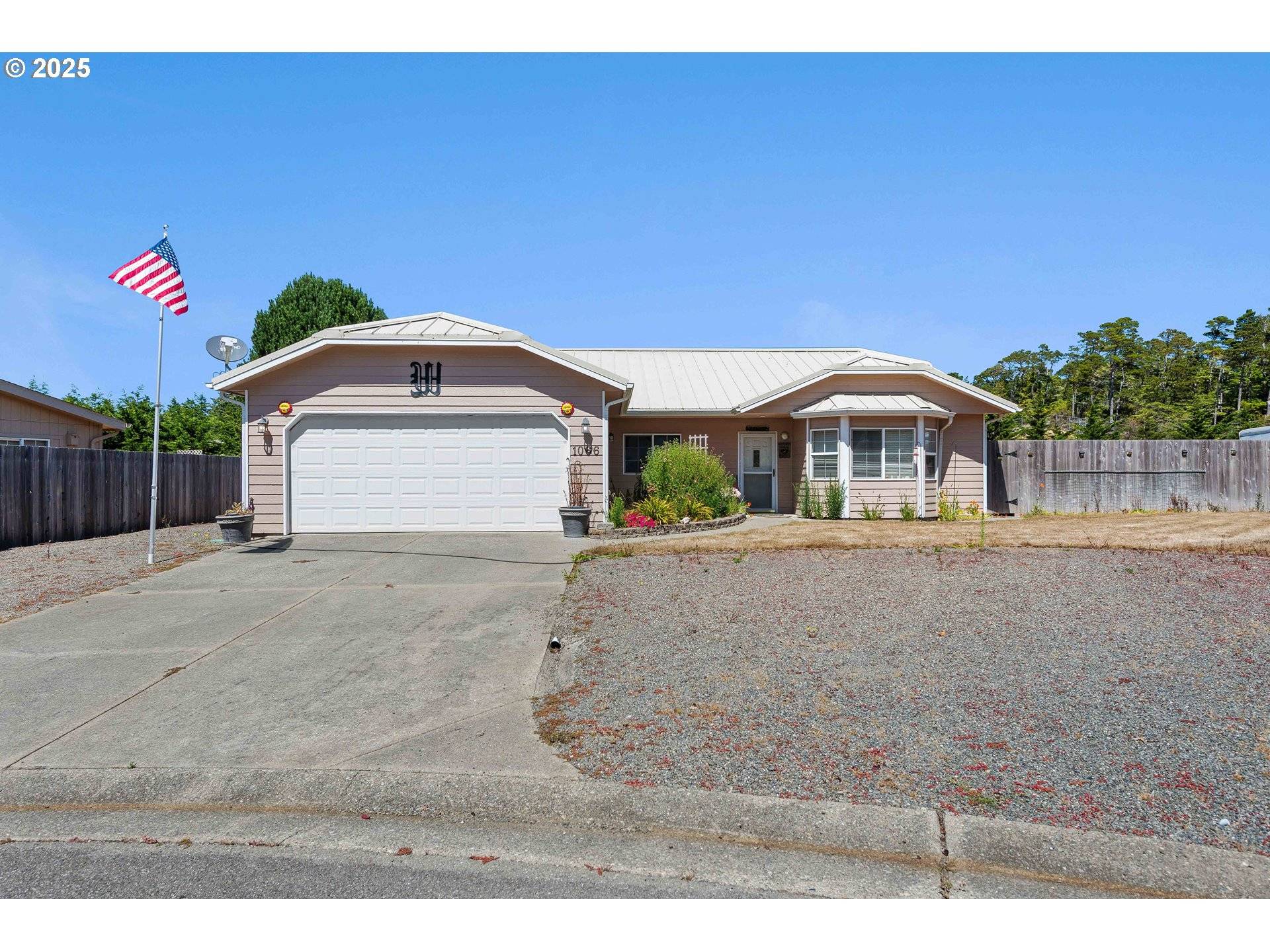 Coos Bay, OR 97420,1066 PIRATES CT