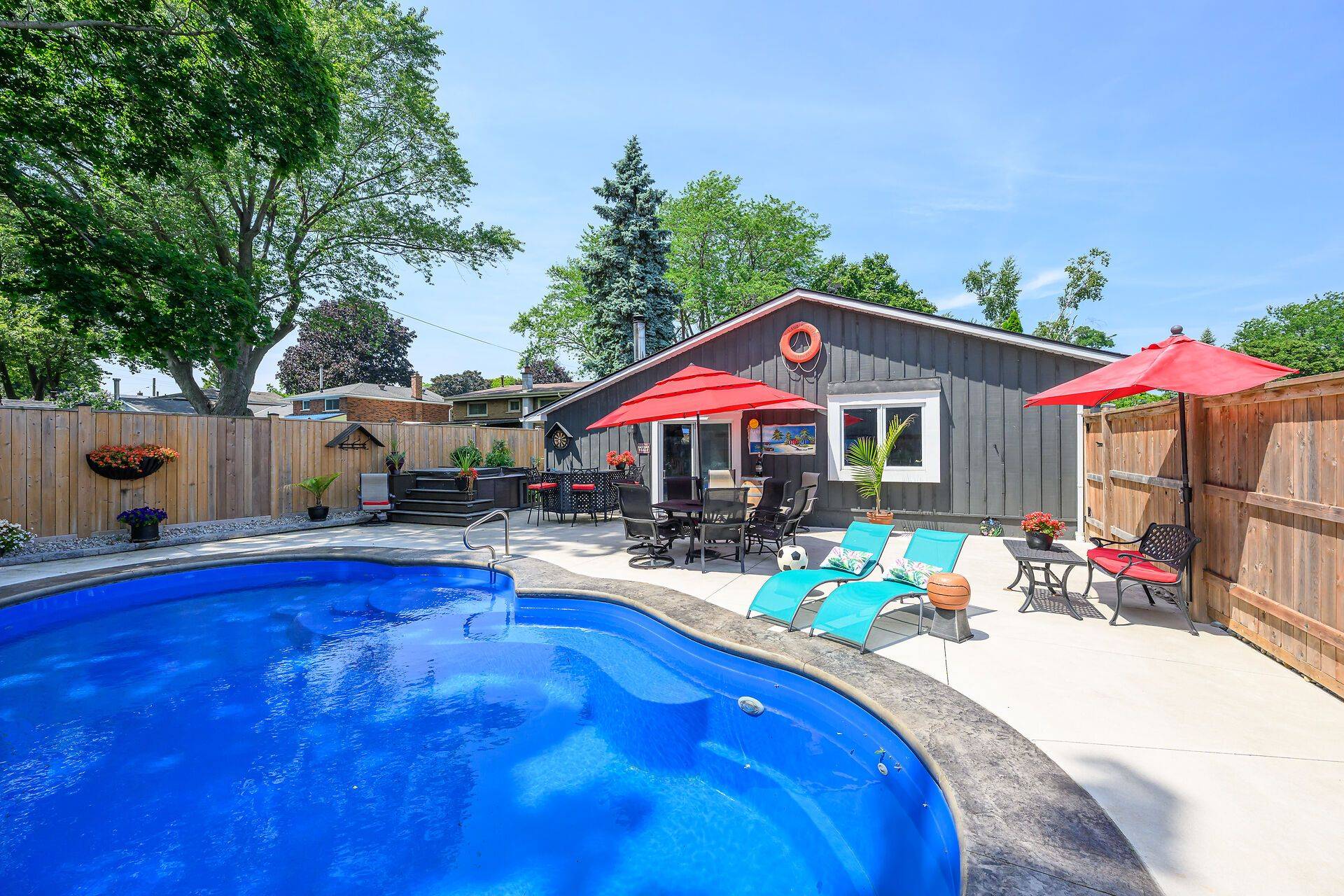 Grimsby, ON L3M 2N3,8 BENDAMERE DR