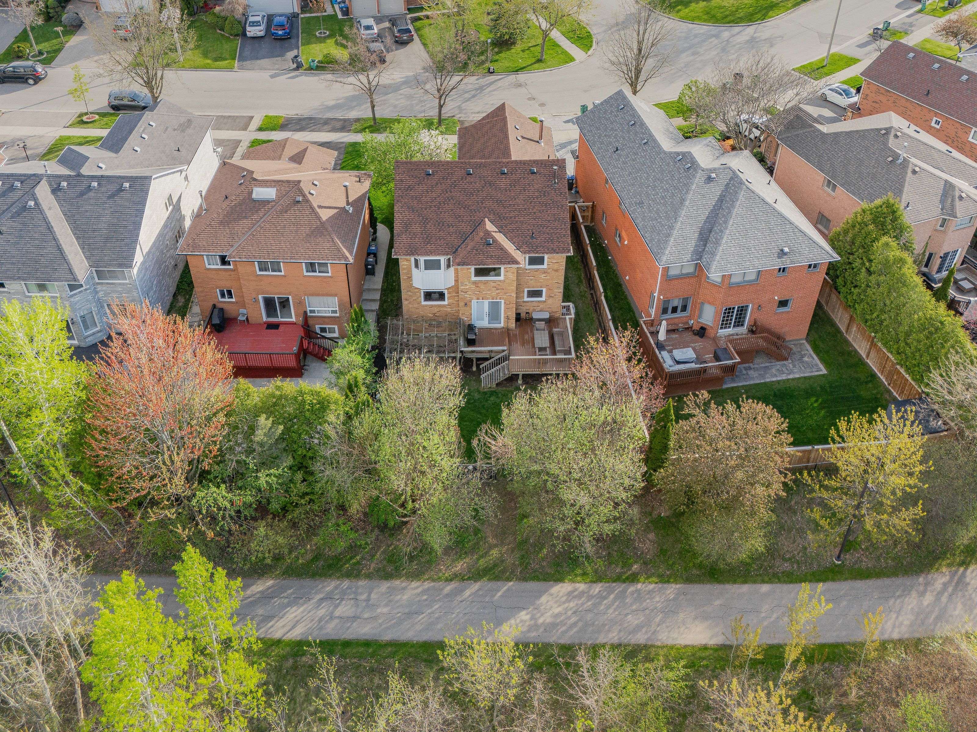 Mississauga, ON L5N 6W5,6515 Alderwood TRL