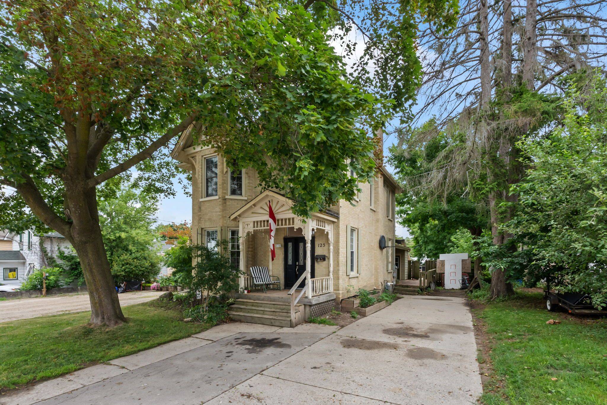 Minto, ON N0G 1Z0,125 ELORA ST S