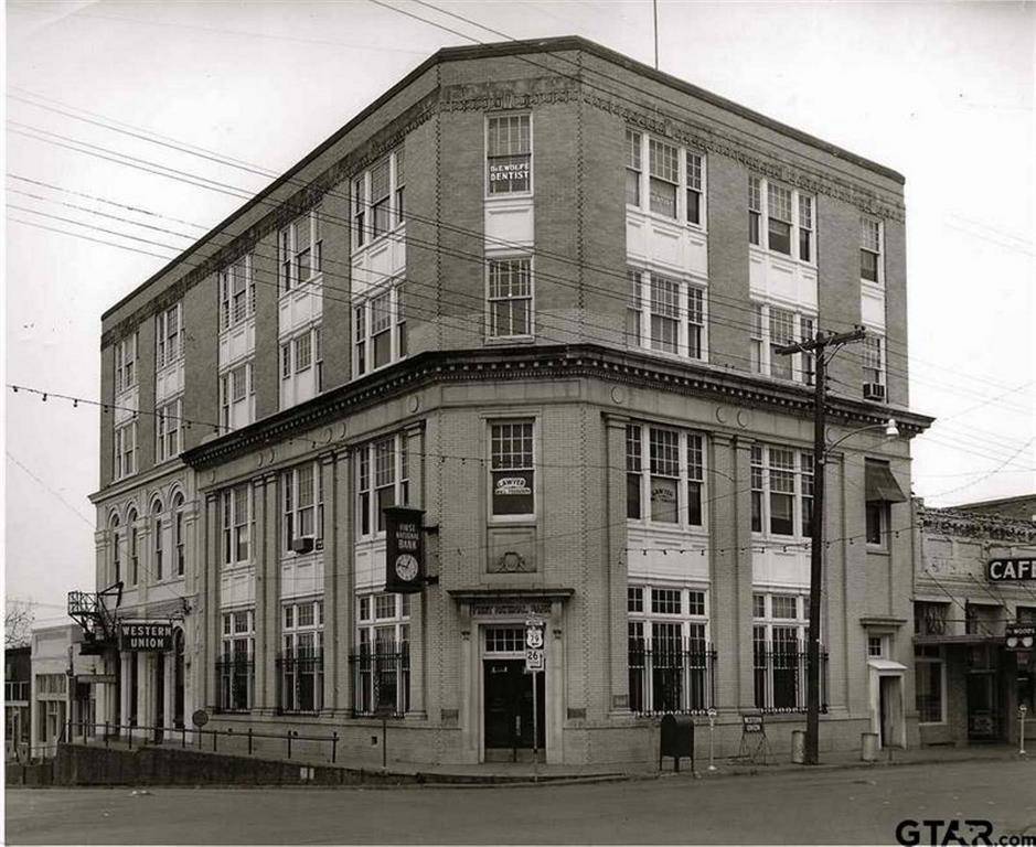 Henderson, TX 75652,202 E Main Street