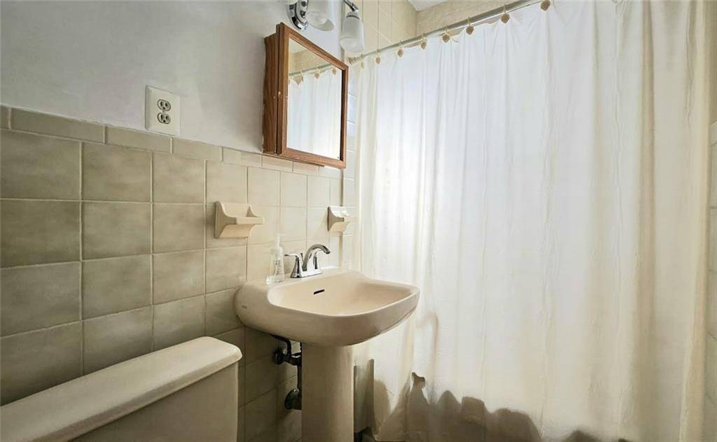 Brooklyn, NY 11209,460 Ovington AVE #3G