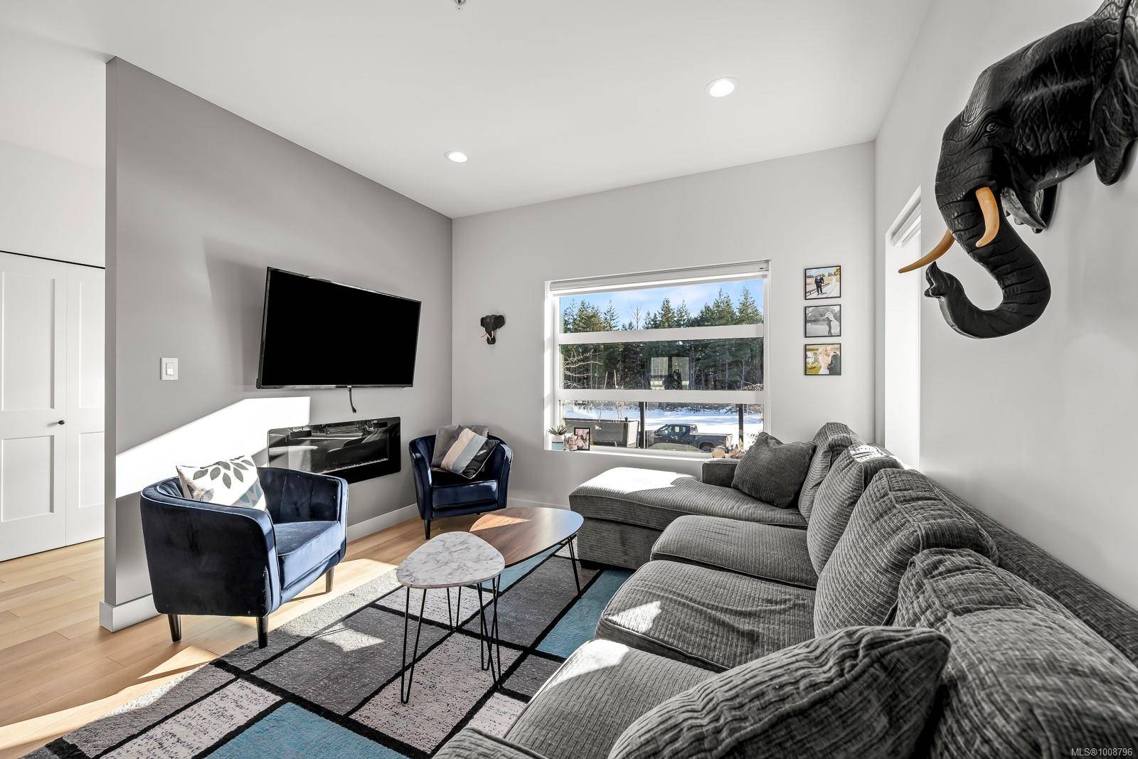 Campbell River, BC V9W 0E5,3016 Alder St S #7