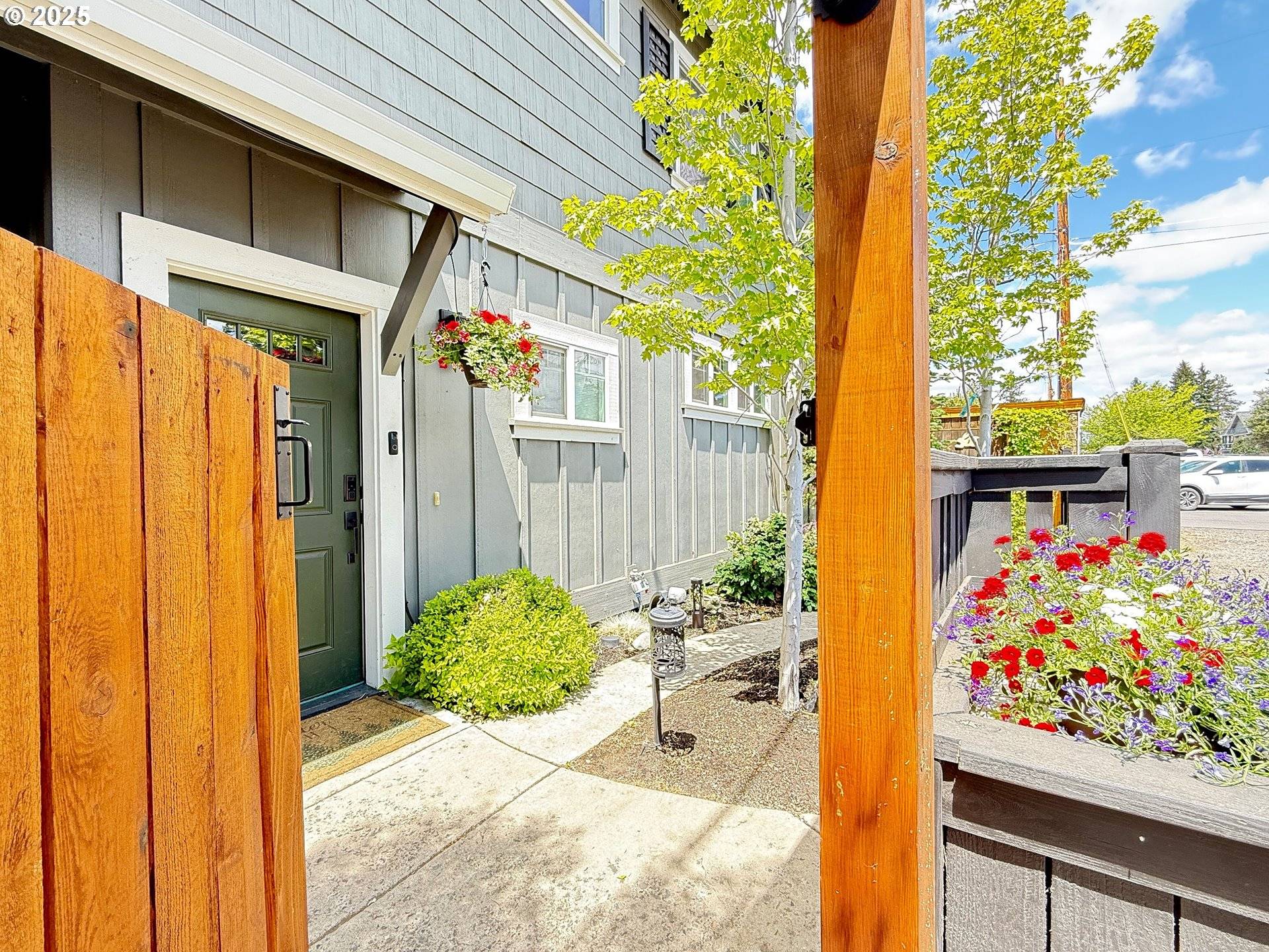 Sisters, OR 97759,255 S LARCH ST