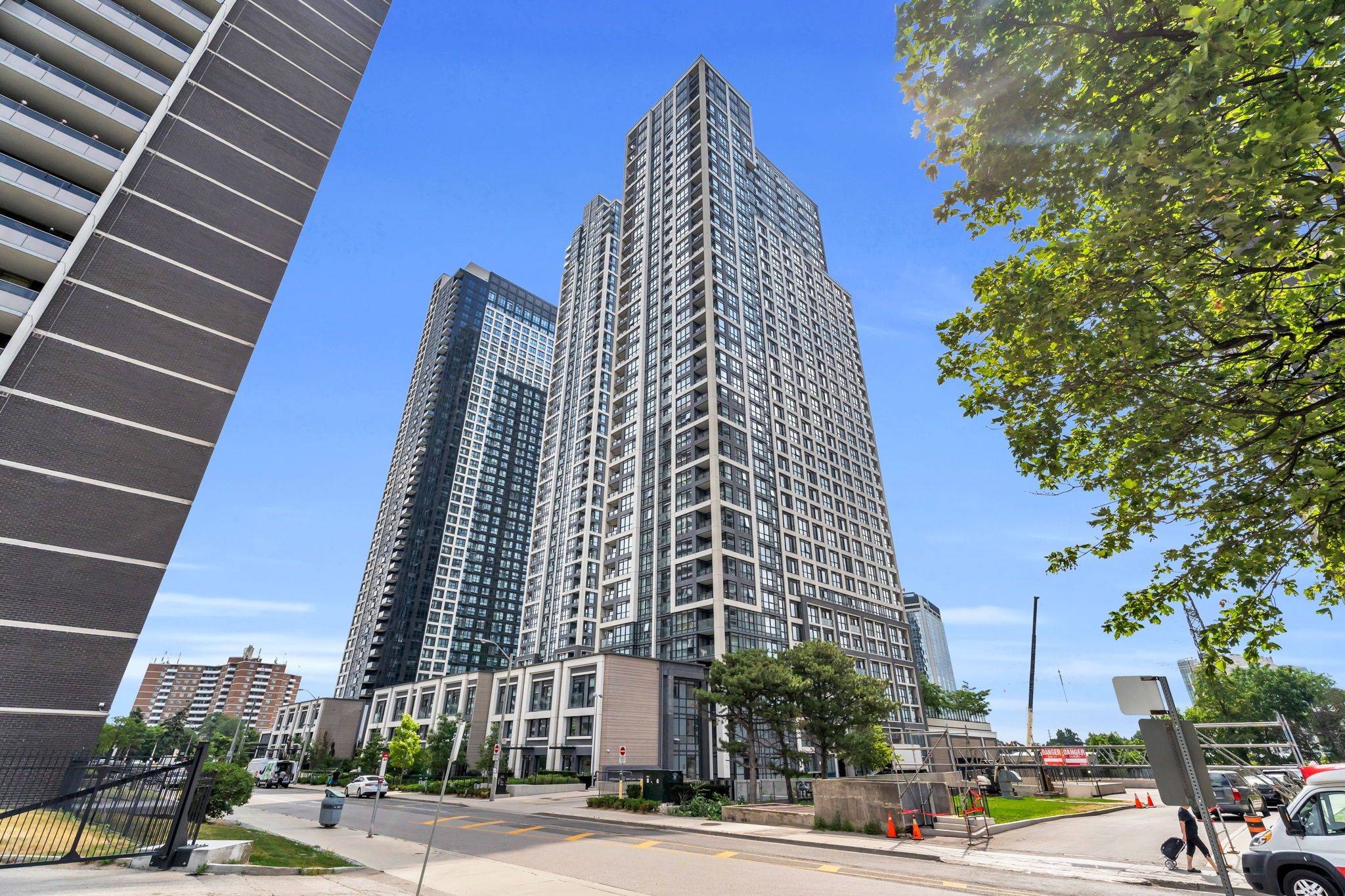 Toronto W08, ON M5T 0C9,5 Mabelle AVE #1333