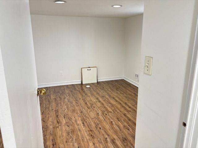Toronto E03, ON M4C 3V4,307 Glebemount ( Bsmt ) AVE #Bsmt