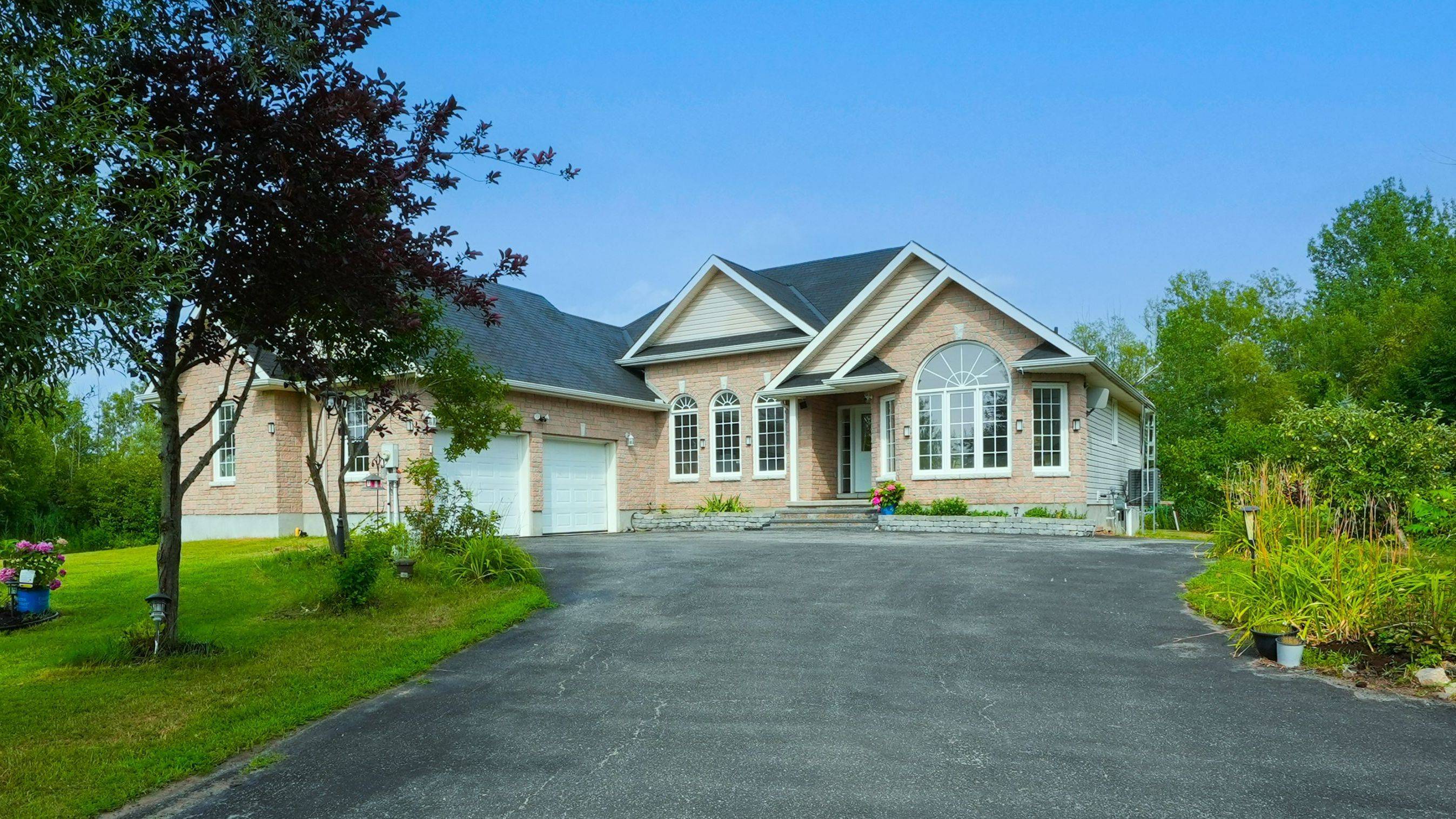 North Grenville, ON K0G 1J0,11 Rideau Crossing CRES