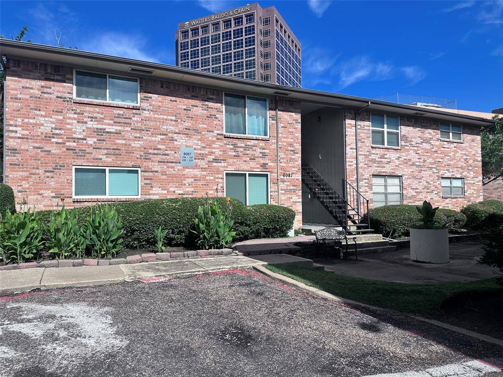 Dallas, TX 75231,8087 Meadow Road #228