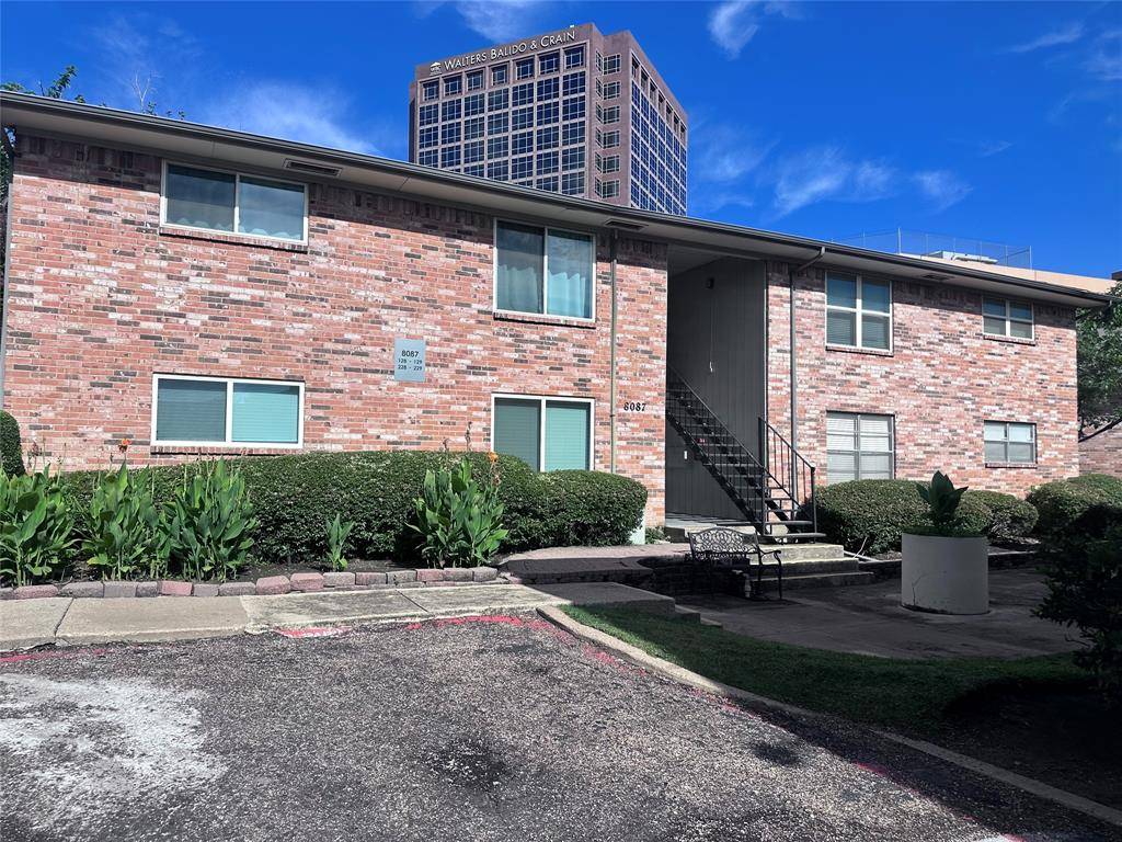 Dallas, TX 75231,8087 Meadow Road #228