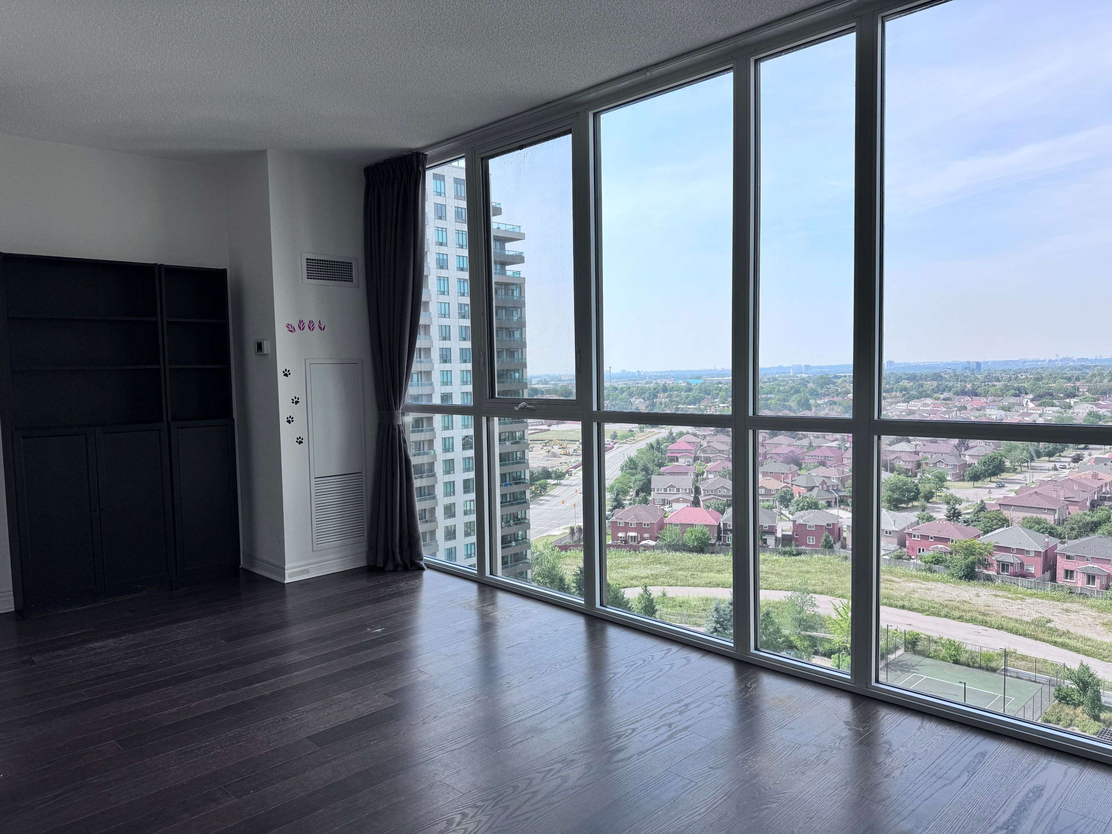 Mississauga, ON L5B 0C8,339 Rathburn RD W #1615