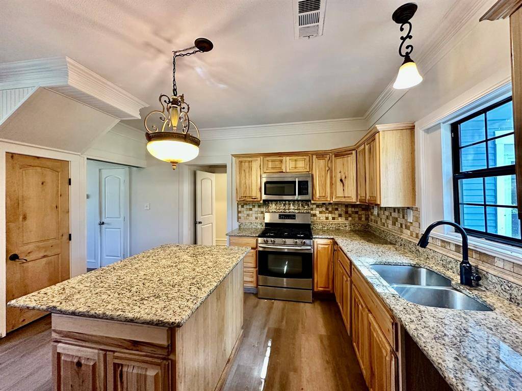 Howe, TX 75459,713 S Denny Street