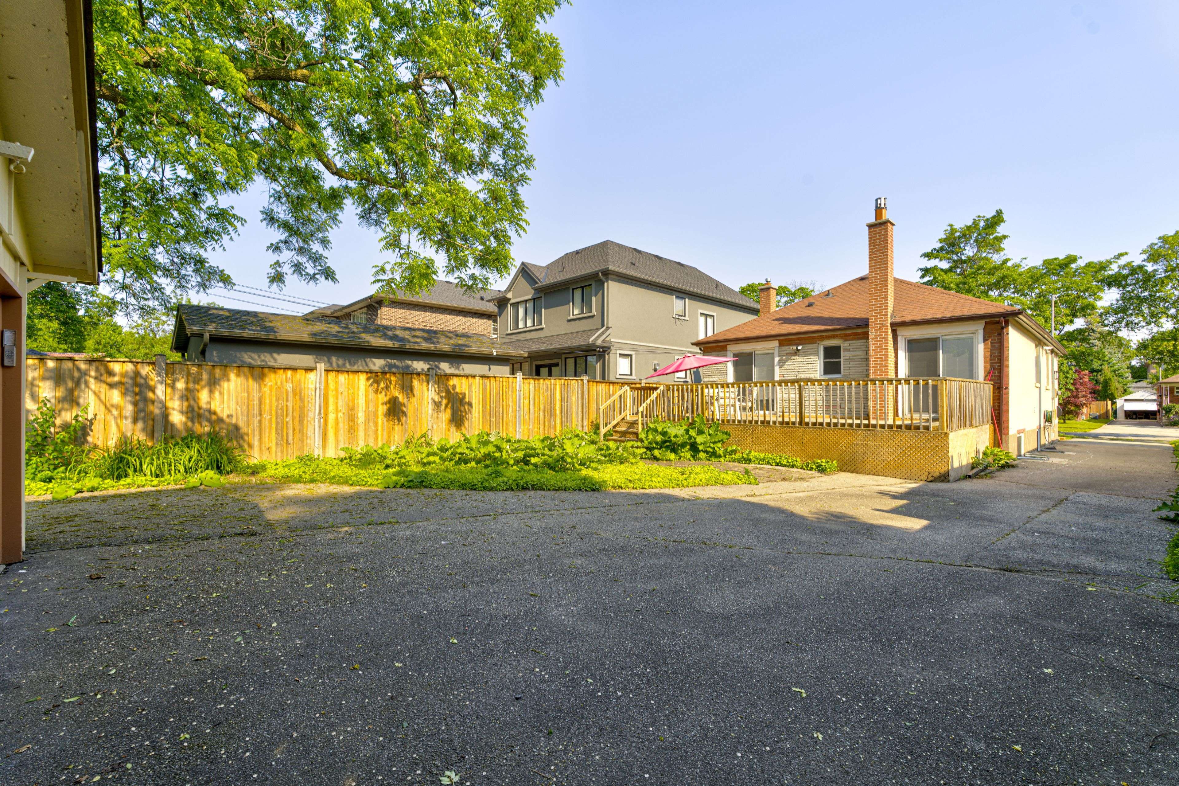 Toronto W07, ON M8Z 2C2,97 Edgecroft RD