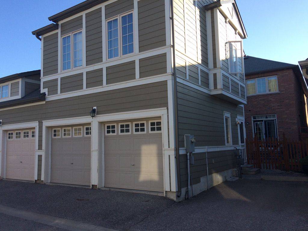Markham, ON L6B 1H6,7 Ivy Stone CT #Coach House