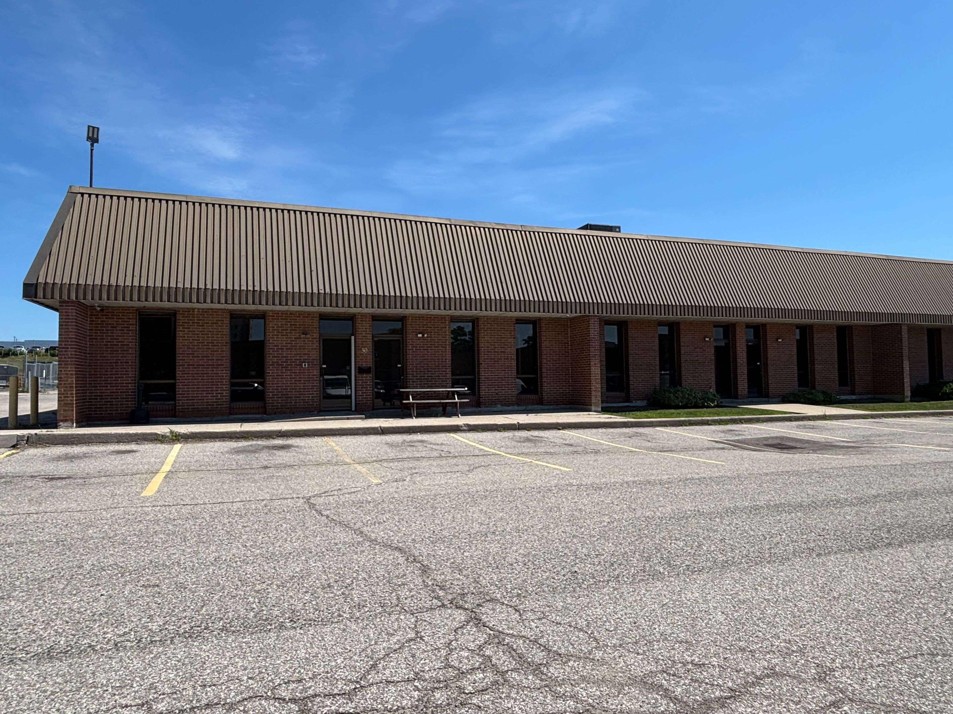 Mississauga, ON L4W 2M6,1150 Eglinton AVE E ## 18-20