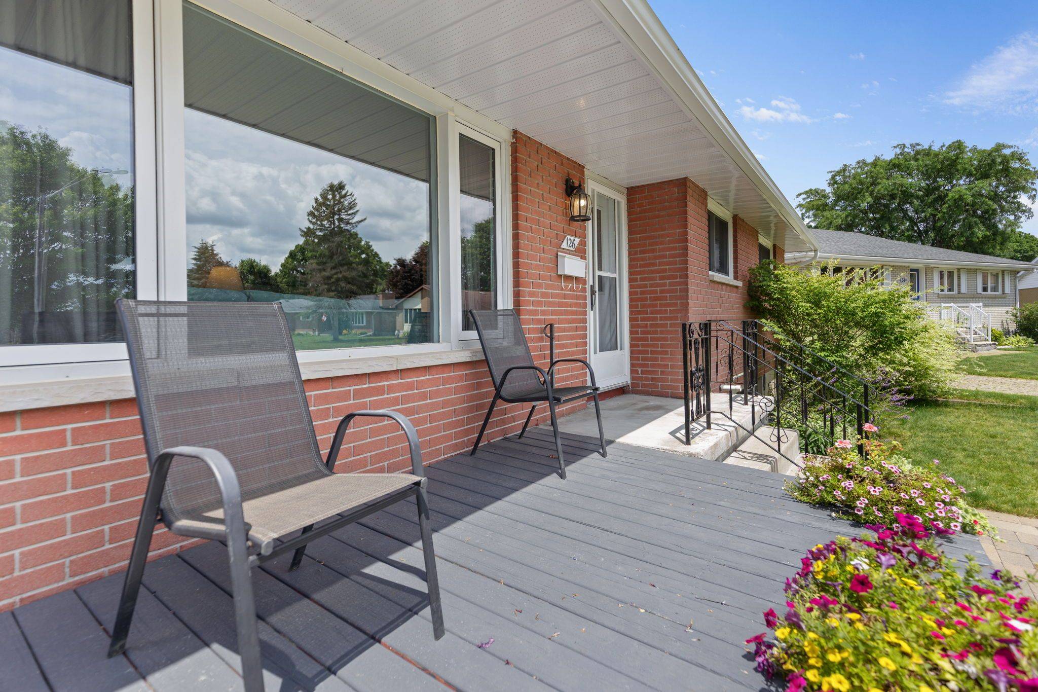 Brockville, ON K6V 3E6,126 Manor DR