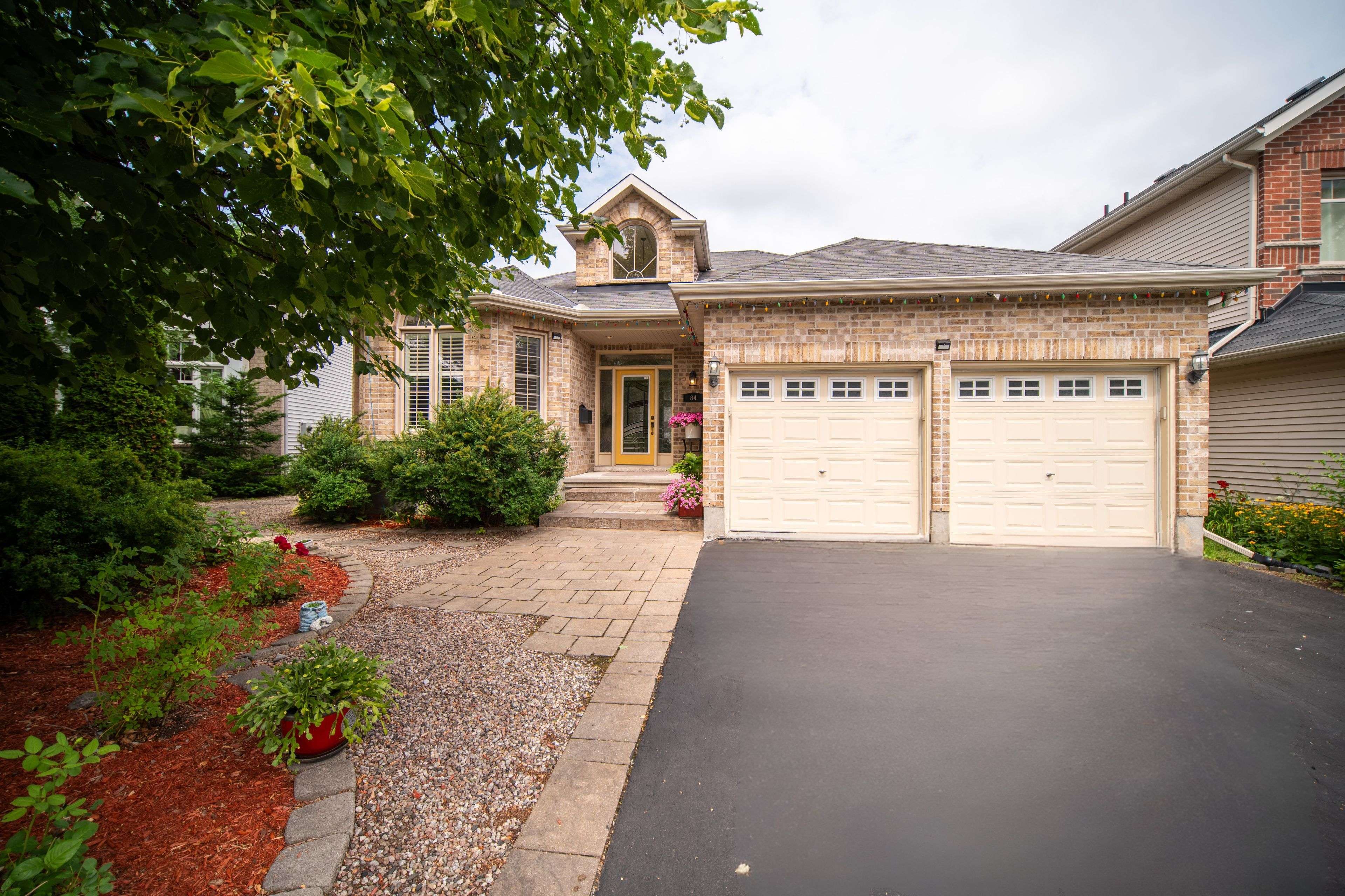Kanata, ON K2T 0B3,84 AKENHEAD CRES