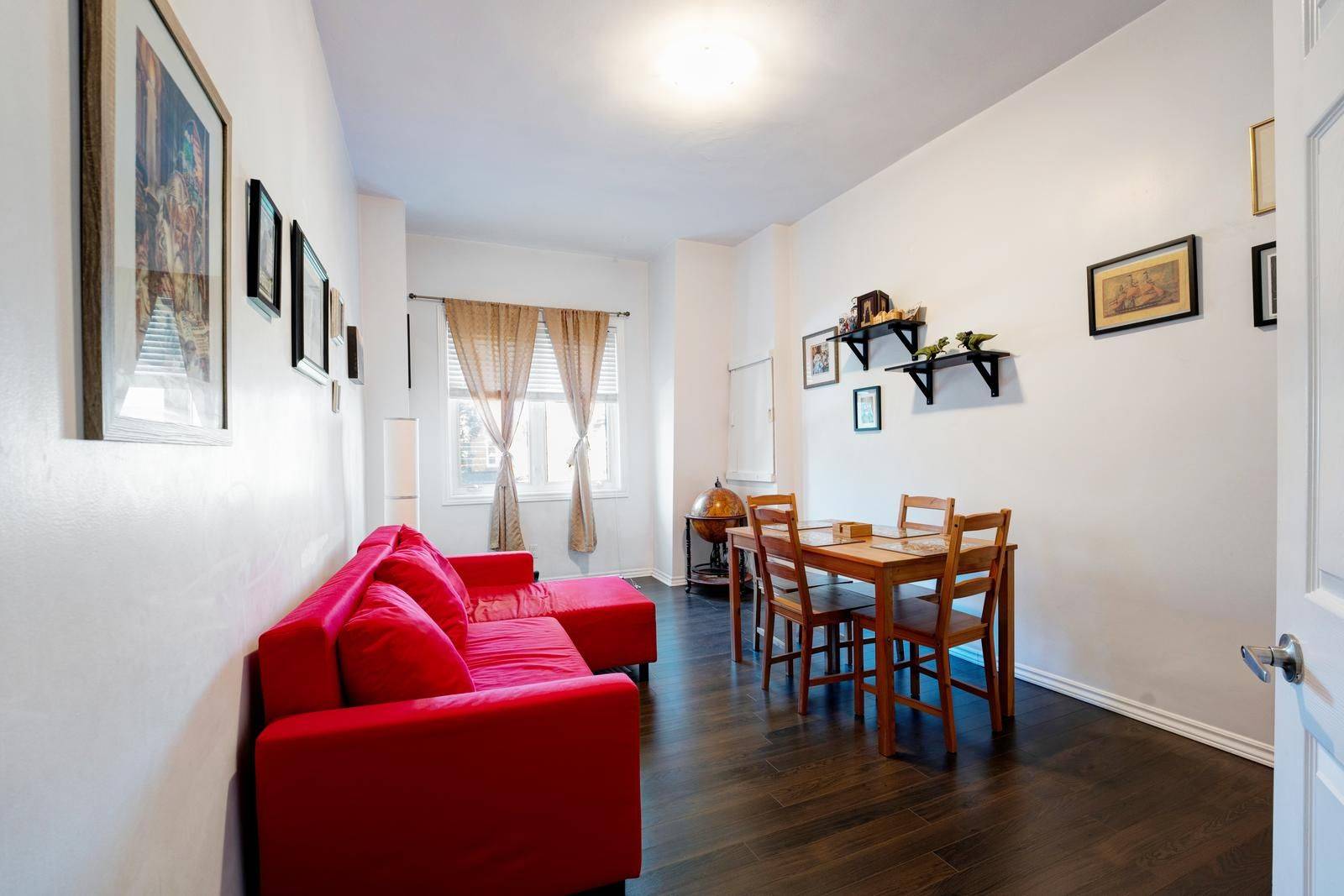 Toronto C01, ON M6G 2Y6,270 Clinton ST