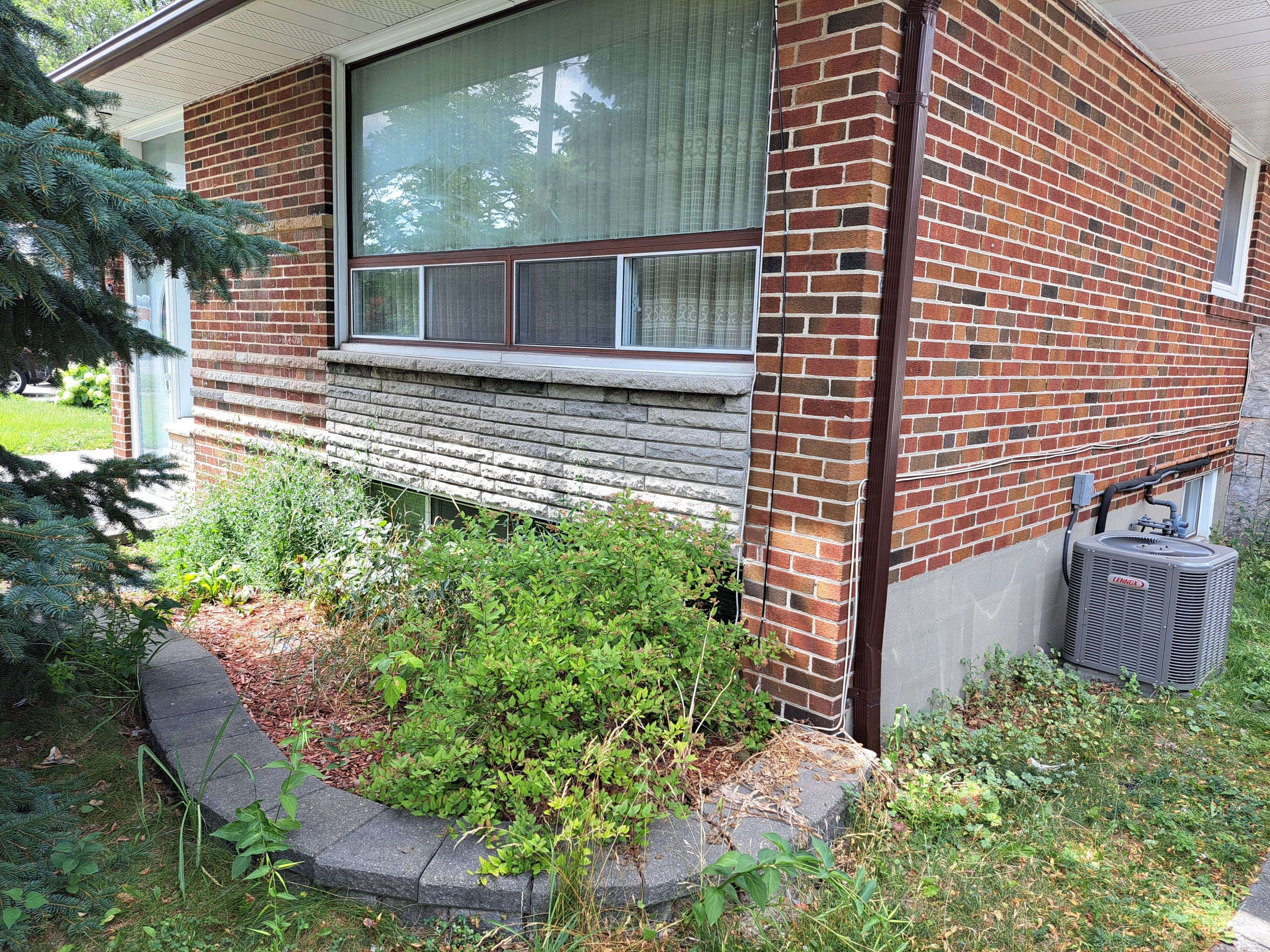 Toronto E04, ON M1K 4N9,52 Lombardy CRES