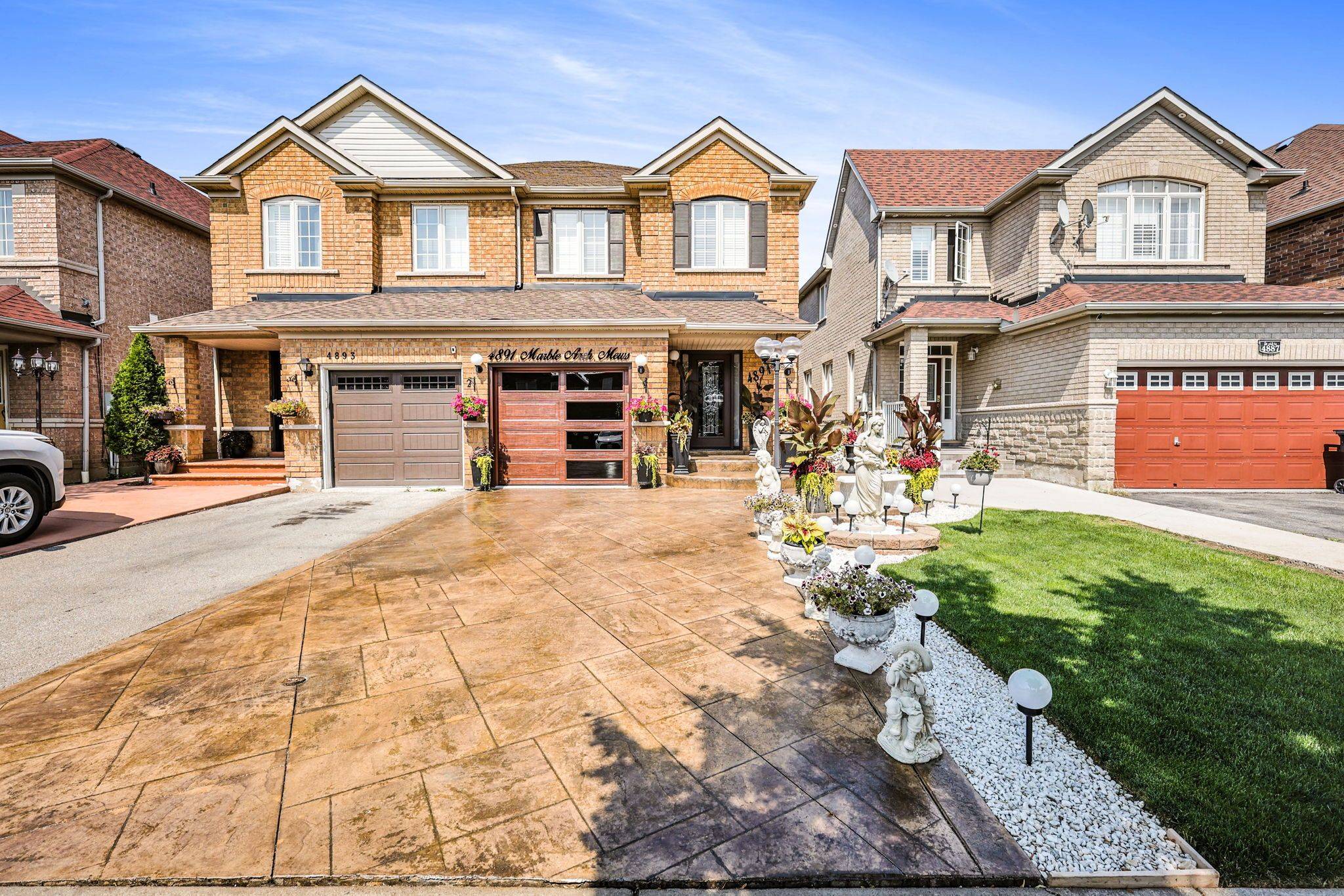 Mississauga, ON L5M 7P7,4891 Marble Arch Mews S