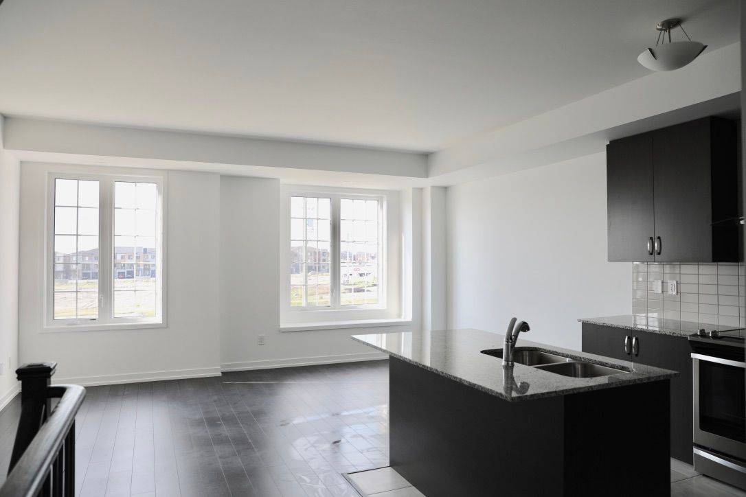 Newmarket, ON L3Y 0E3,245 Harding Park ST