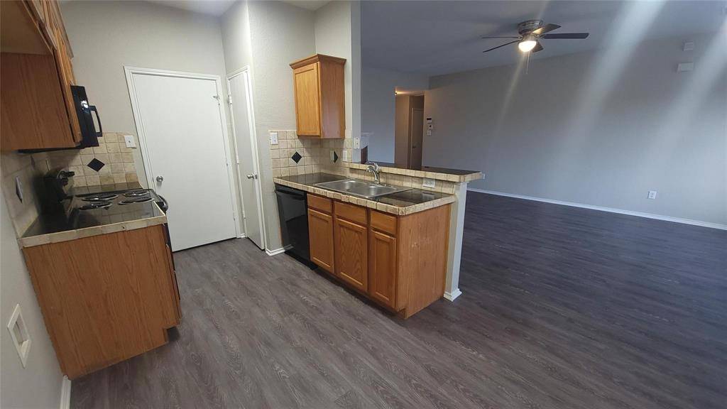 604 Honeysuckle Drive, Cleburne, TX 76033