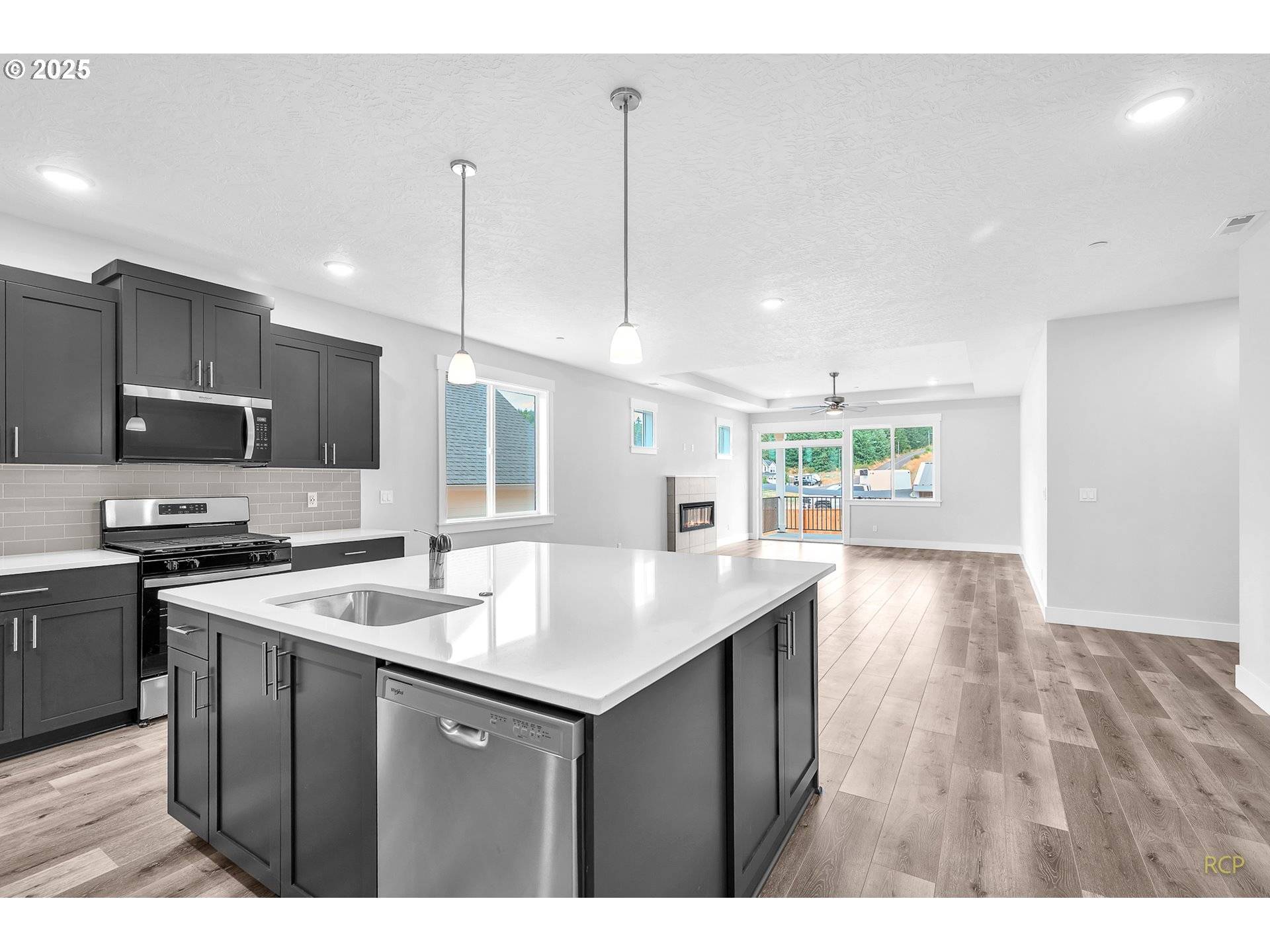 Silverton, OR 97381,781 RILEY DR