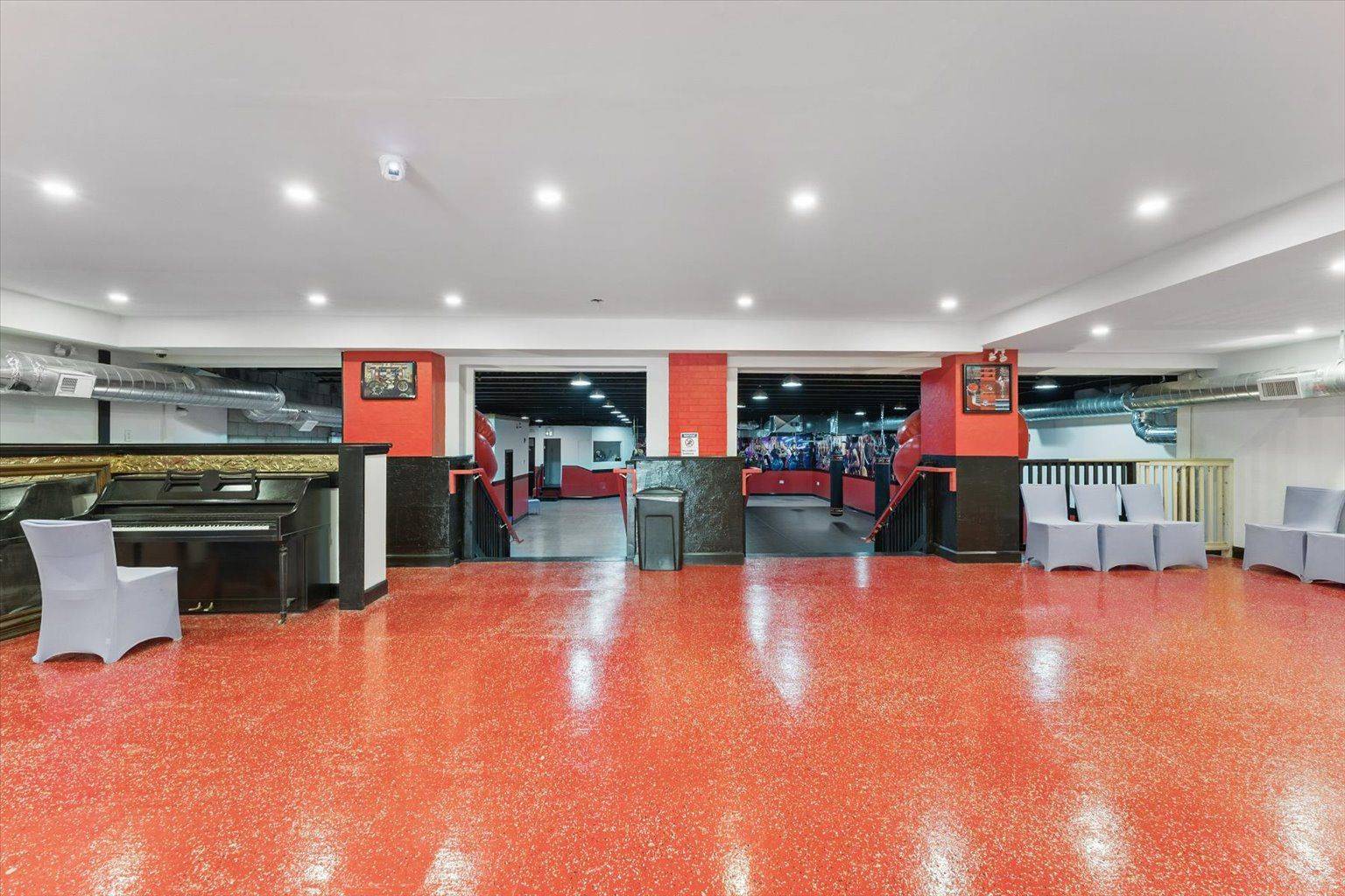 Toronto W01, ON M6R 1X6,2261 Dundas ST W