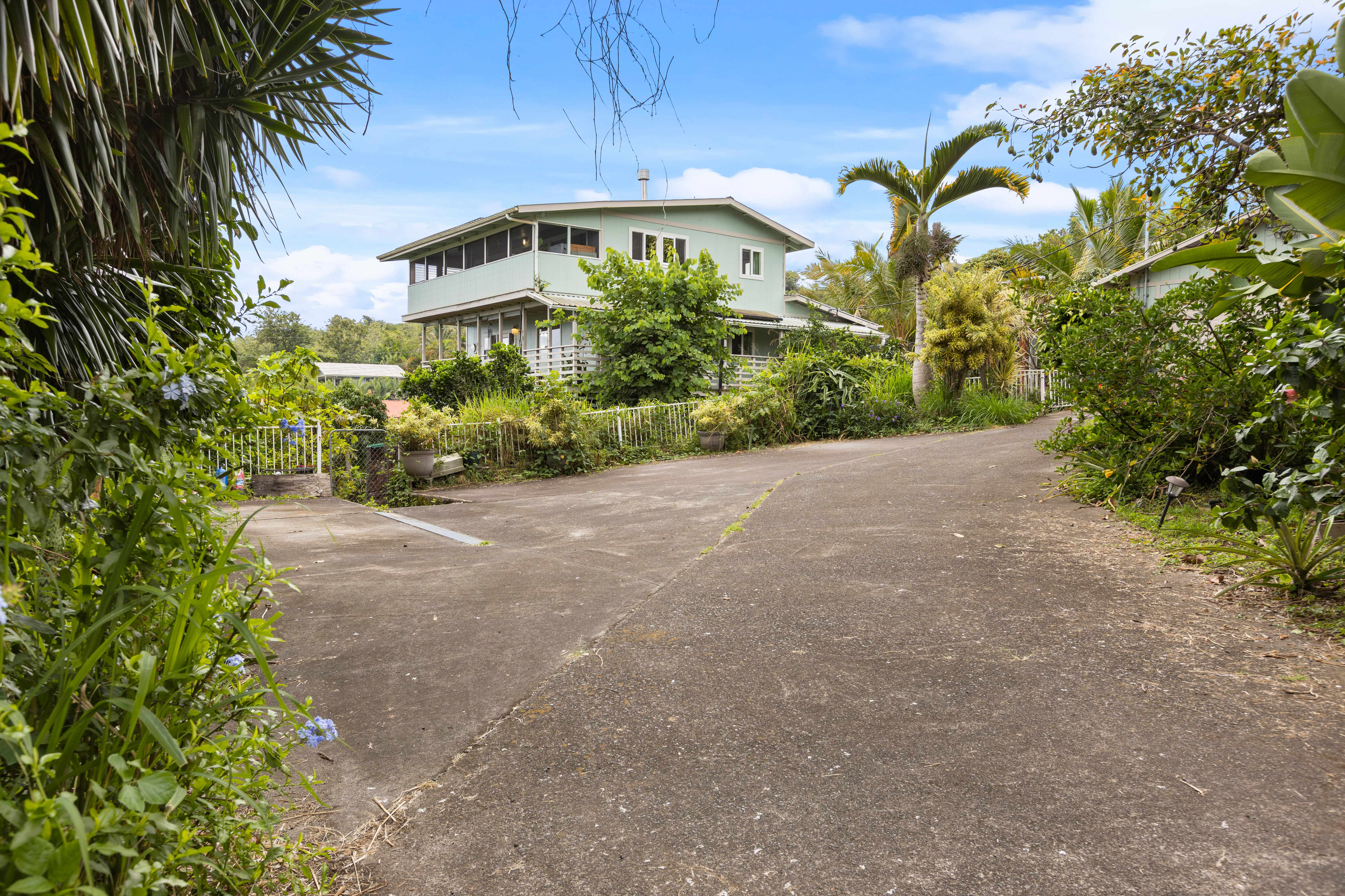 Kailua-kona, HI 96740,72-1010 PUUKALA RD