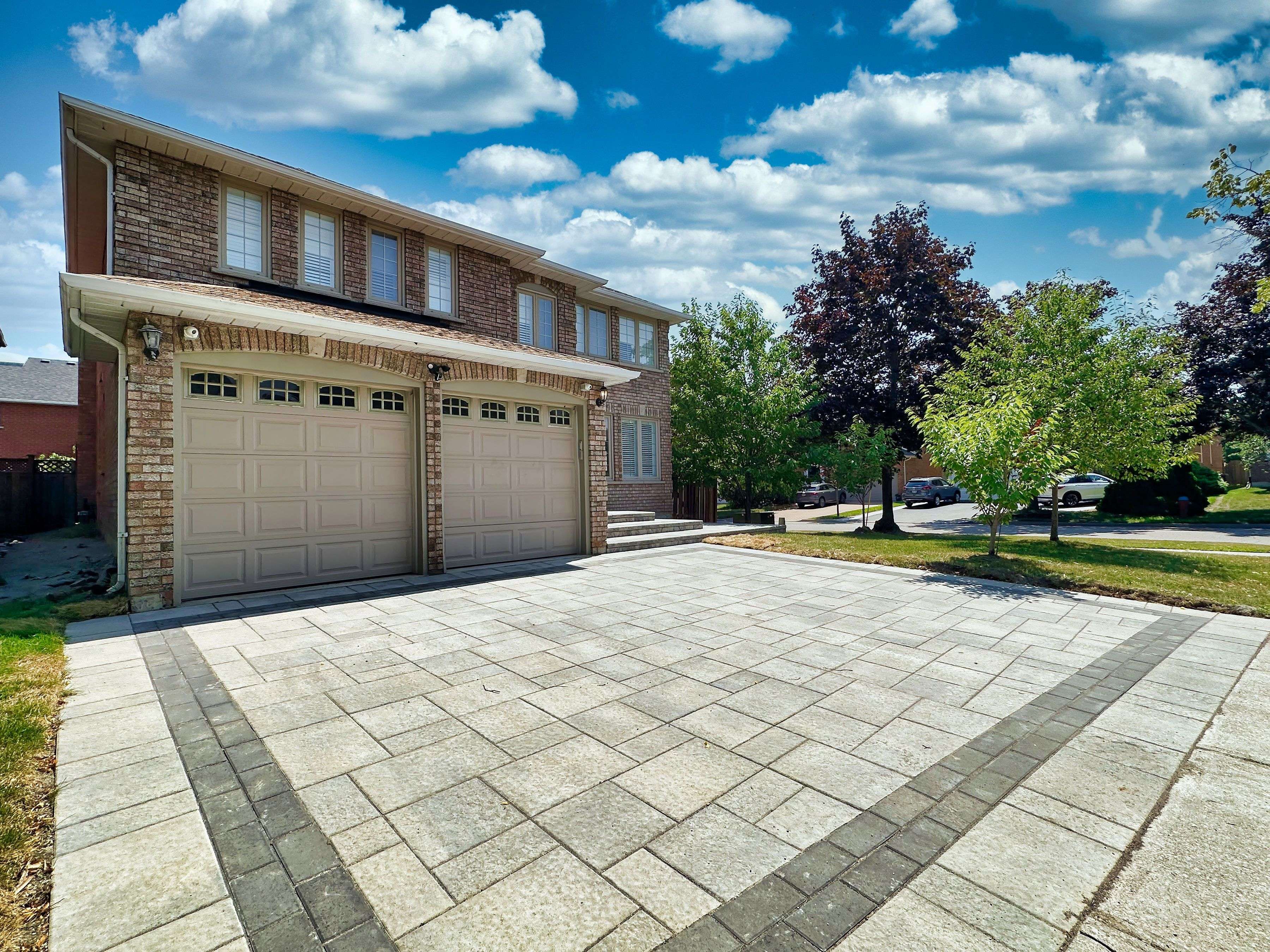 Richmond Hill, ON L4B 3E2,1 Hearthstone CRES